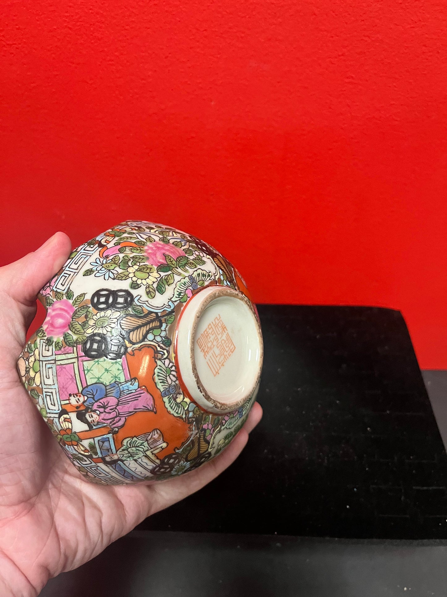 Lovely Chinese antique 6 inch famille rose bowl  perfect condition