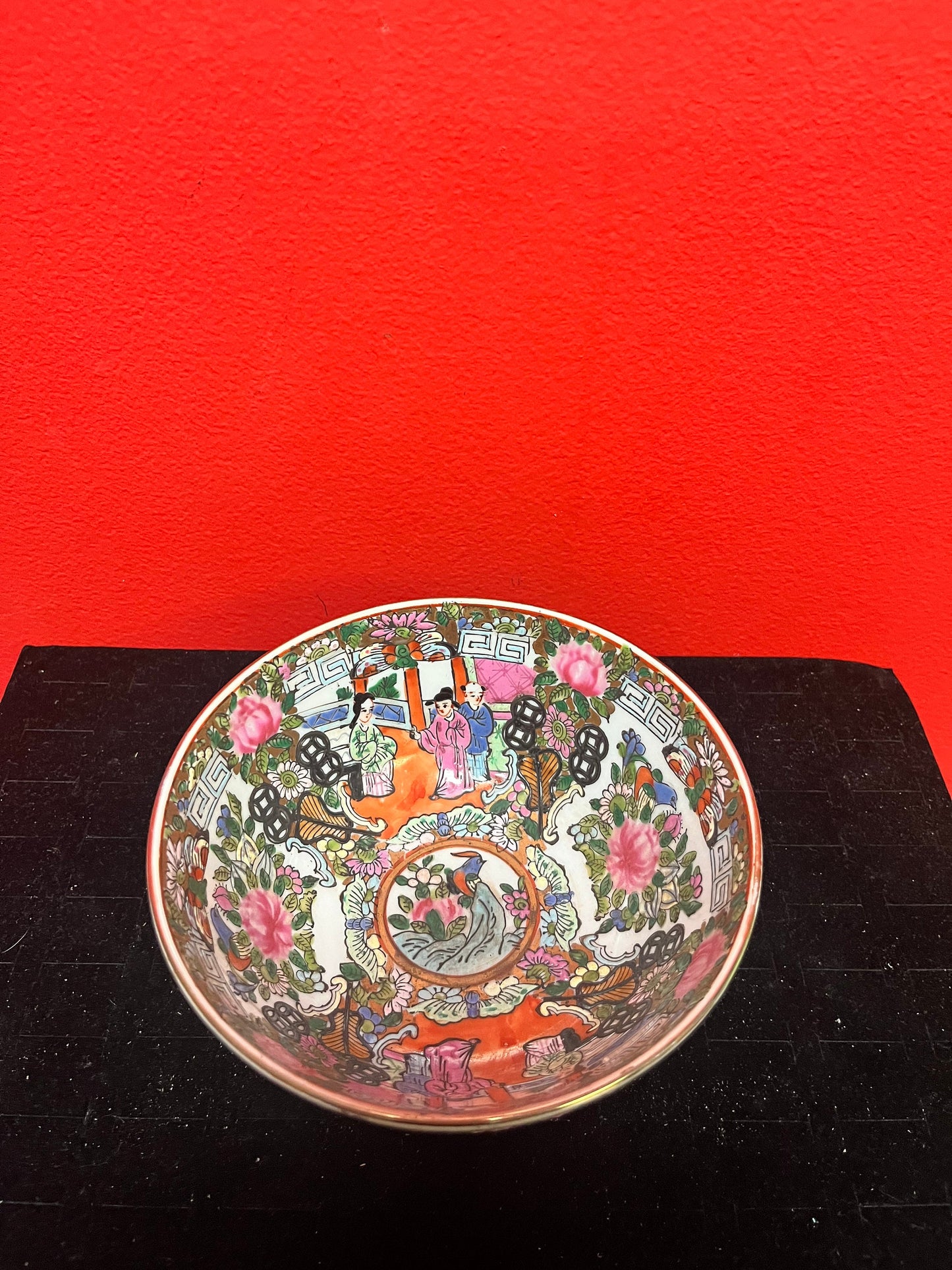 Lovely Chinese antique 6 inch famille rose bowl  perfect condition