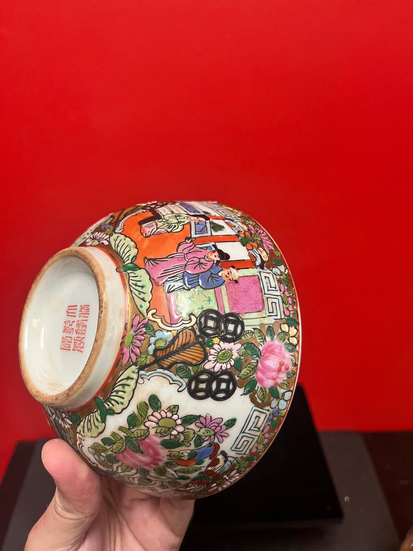 Lovely Chinese antique 6 inch famille rose bowl  perfect condition