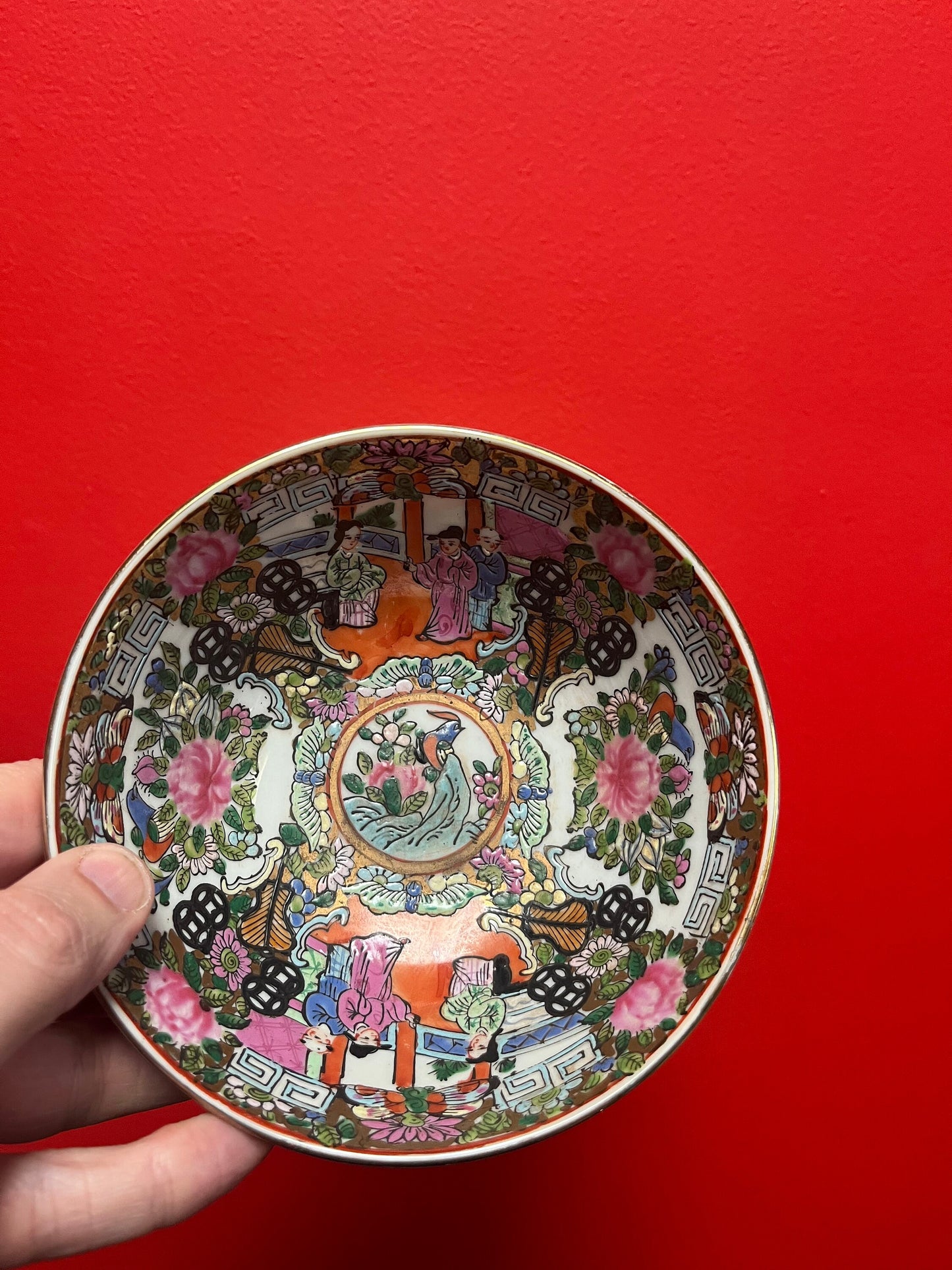 Lovely Chinese antique 6 inch famille rose bowl  perfect condition