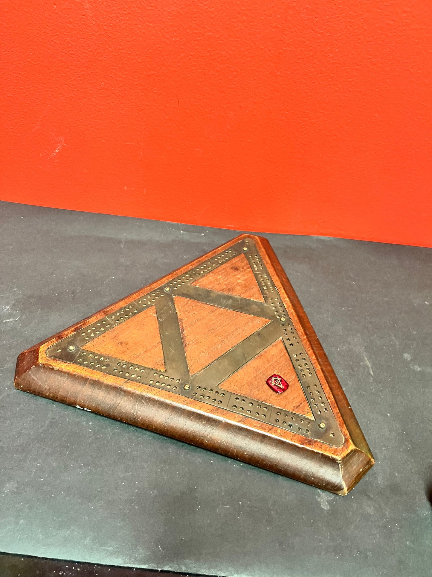 Lovely wood and brass masonic crib board   no pegs 12 x 10 high