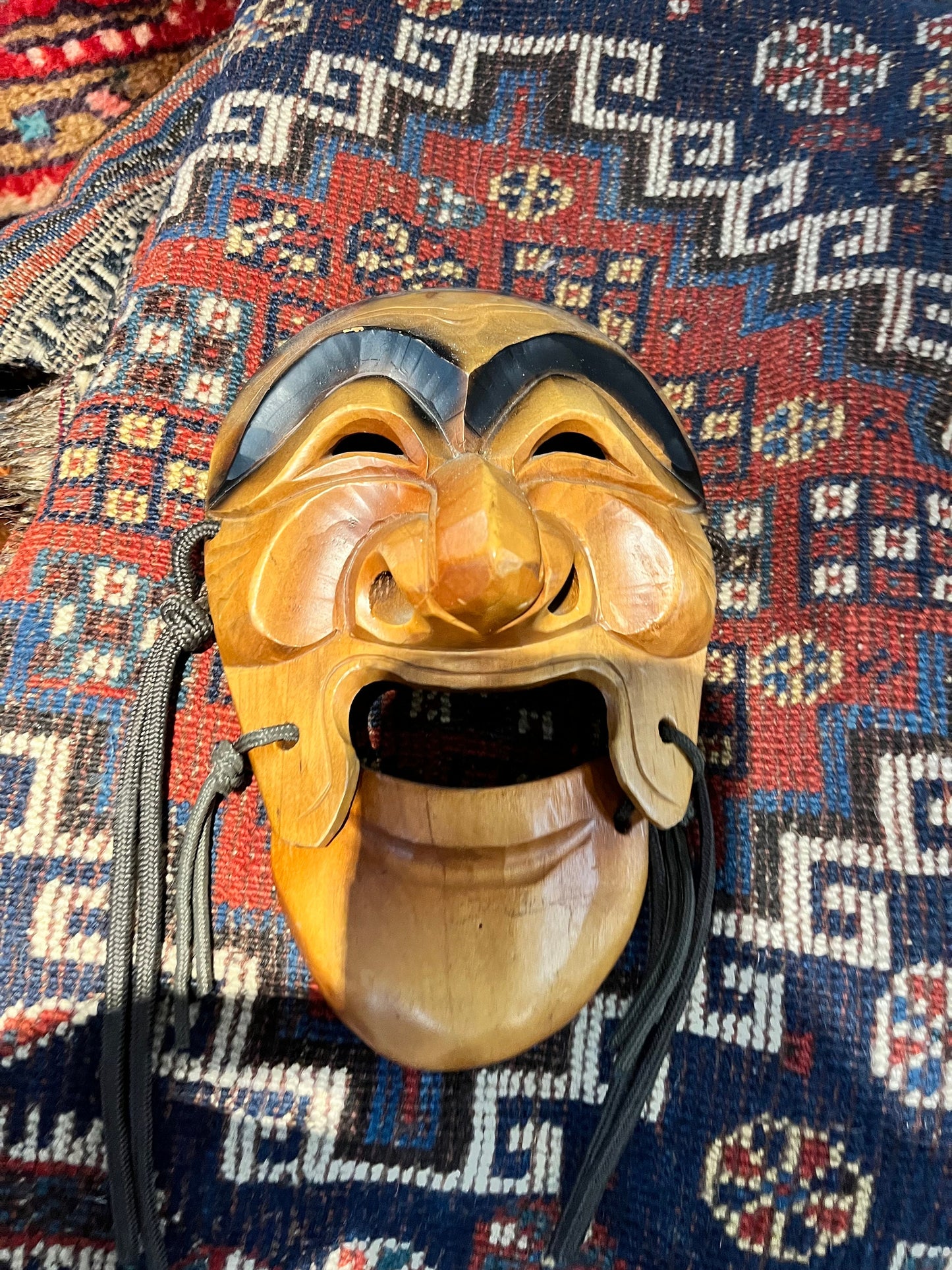 Vintage Korean drama mask   wooden  cool  10 x 6 wide