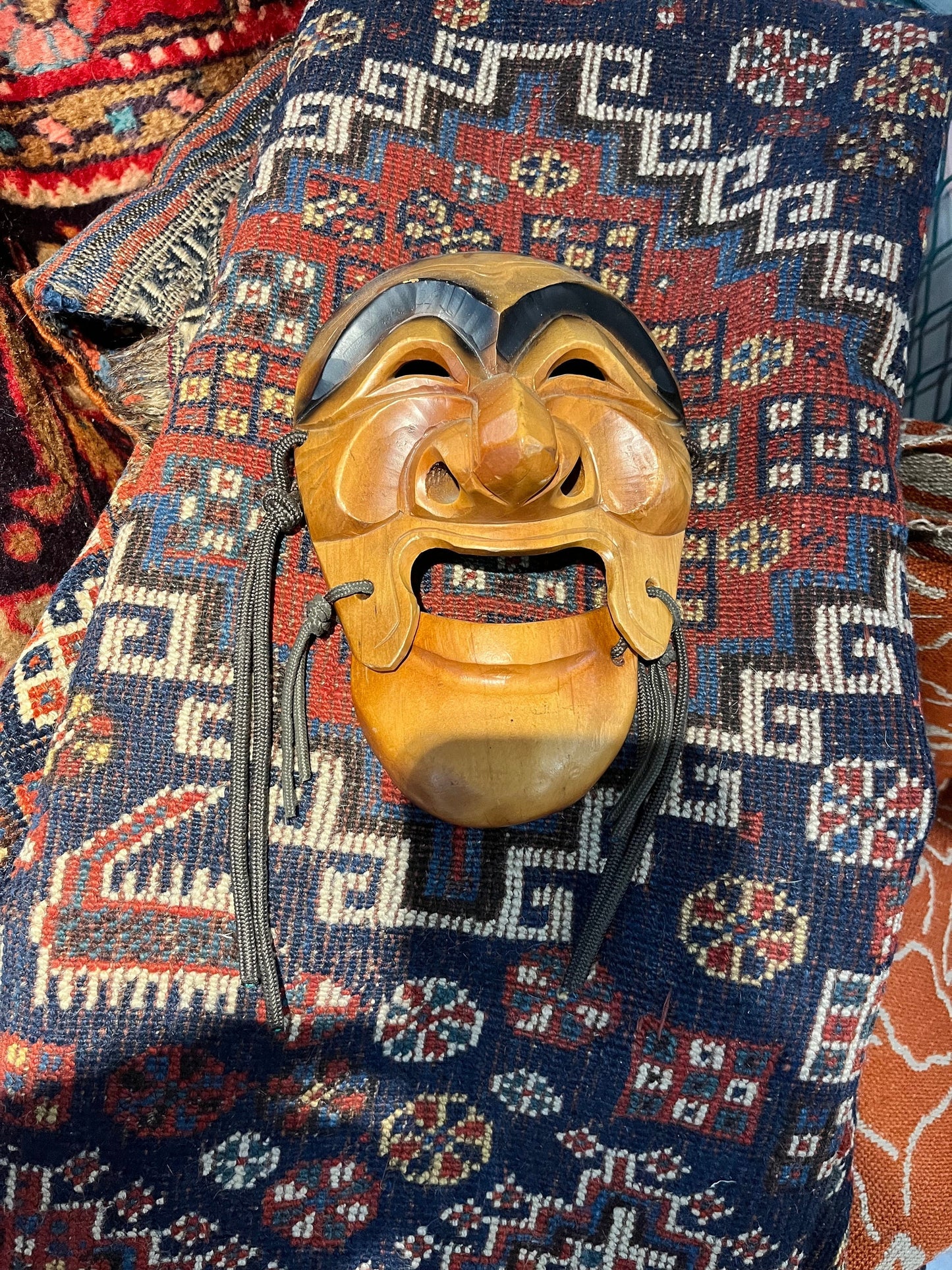 Vintage Korean drama mask   wooden  cool  10 x 6 wide