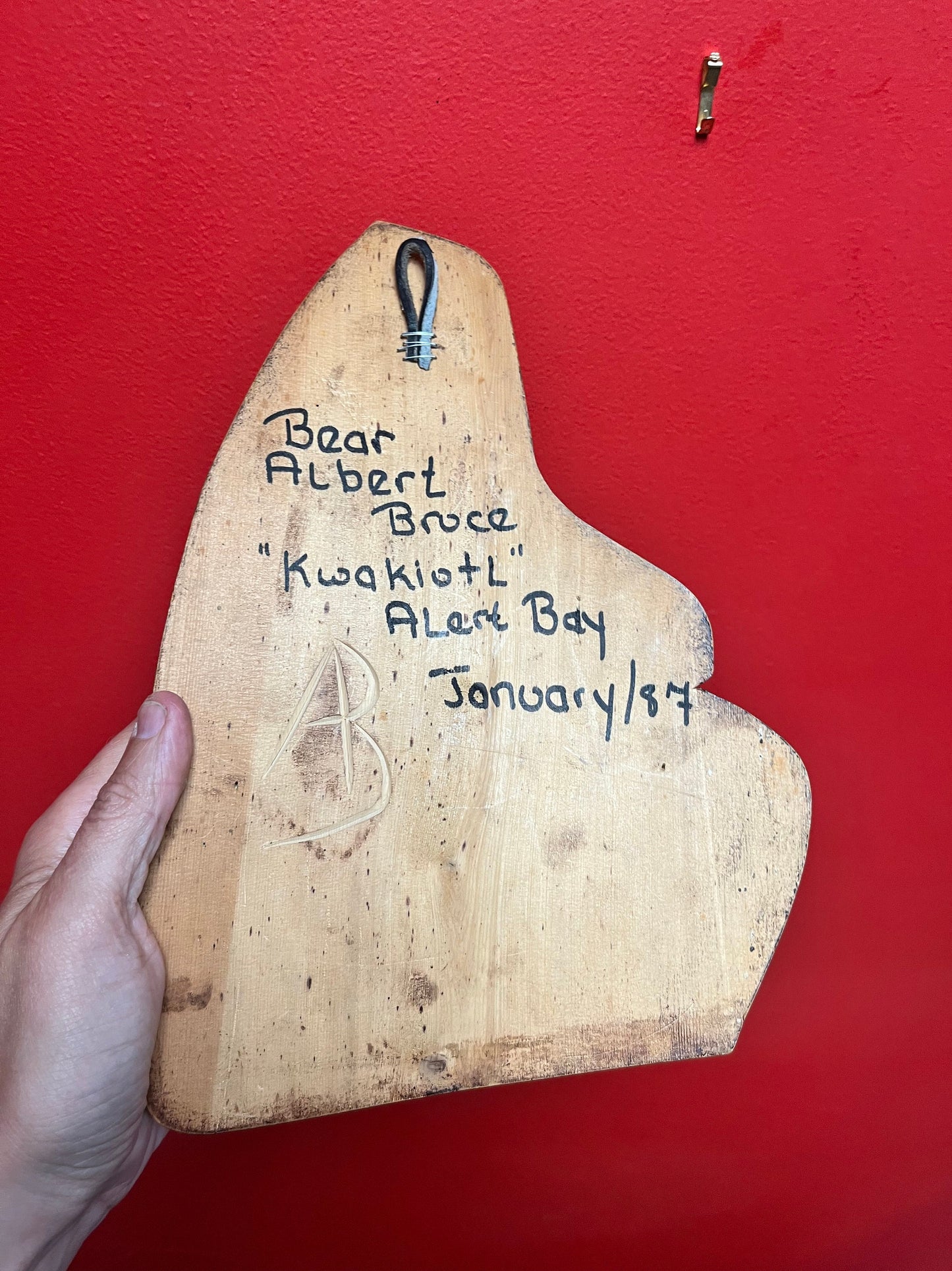 12 x 8 wide bear plaque by Albert Bruce   intense detail - 1st nations Pacific Northwest Coast wow