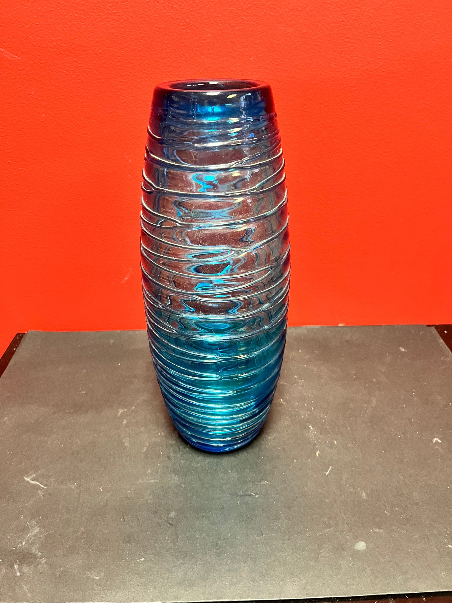 Stunning 13 inch tall rare Murano threaded glass vase  FULVIO BIANCONI  venini  mint condition  wow