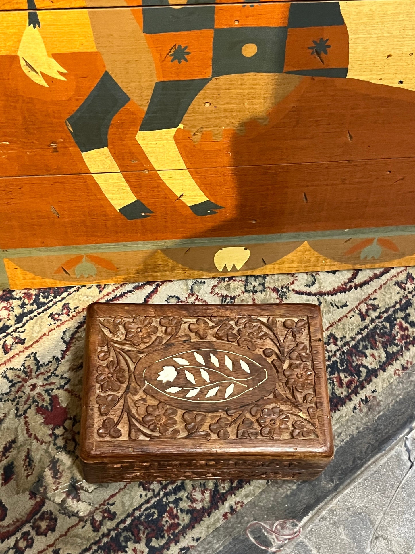 Lovely Indian 6 x 4 x 2 1/2 high wooden box  Classic and beautiful