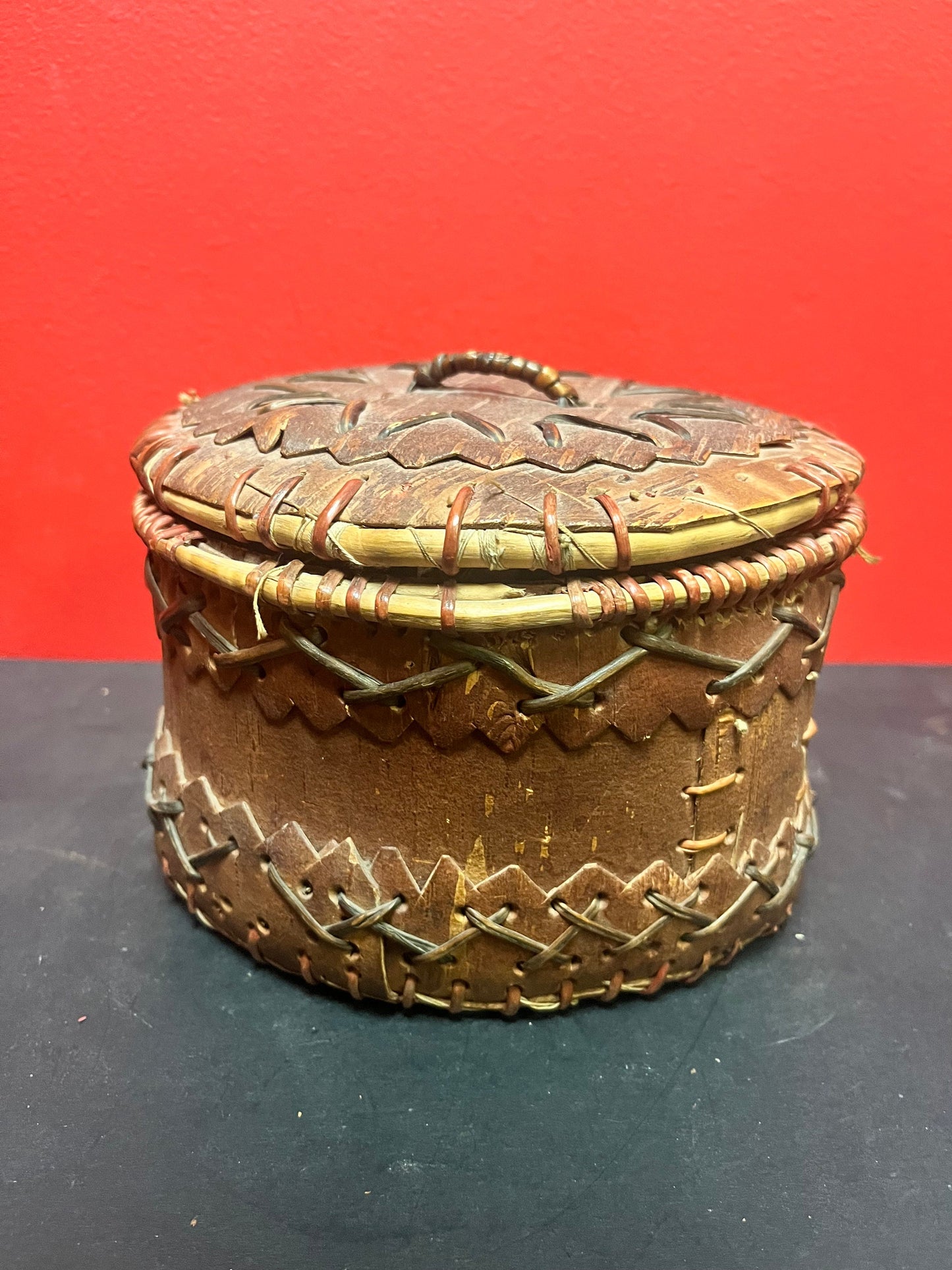 7 x 4 high indigenous first nations Cree north Saskatchewan Cedar Bork box with lid  wonderful condition and so much history  good value