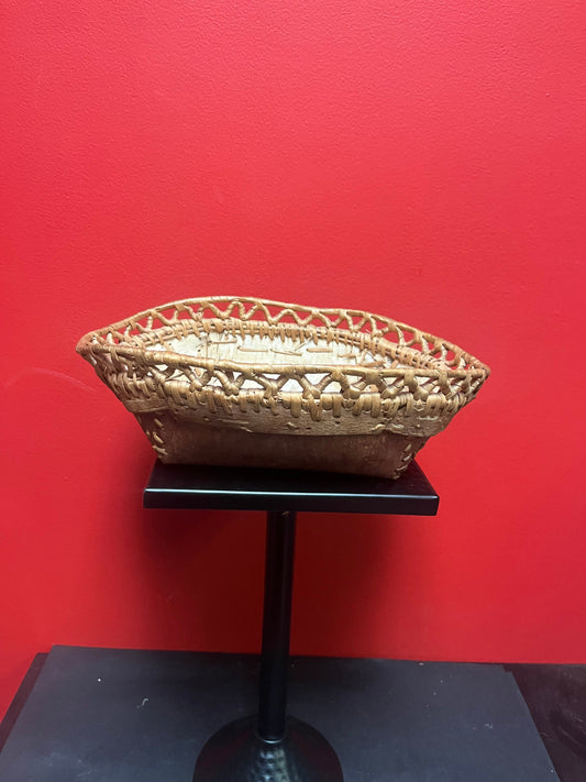 Lovely 12 x 9 x 4 high Canadian indigenous first nations Cedar bark basket with amazing lattice work  unusual, and good condition