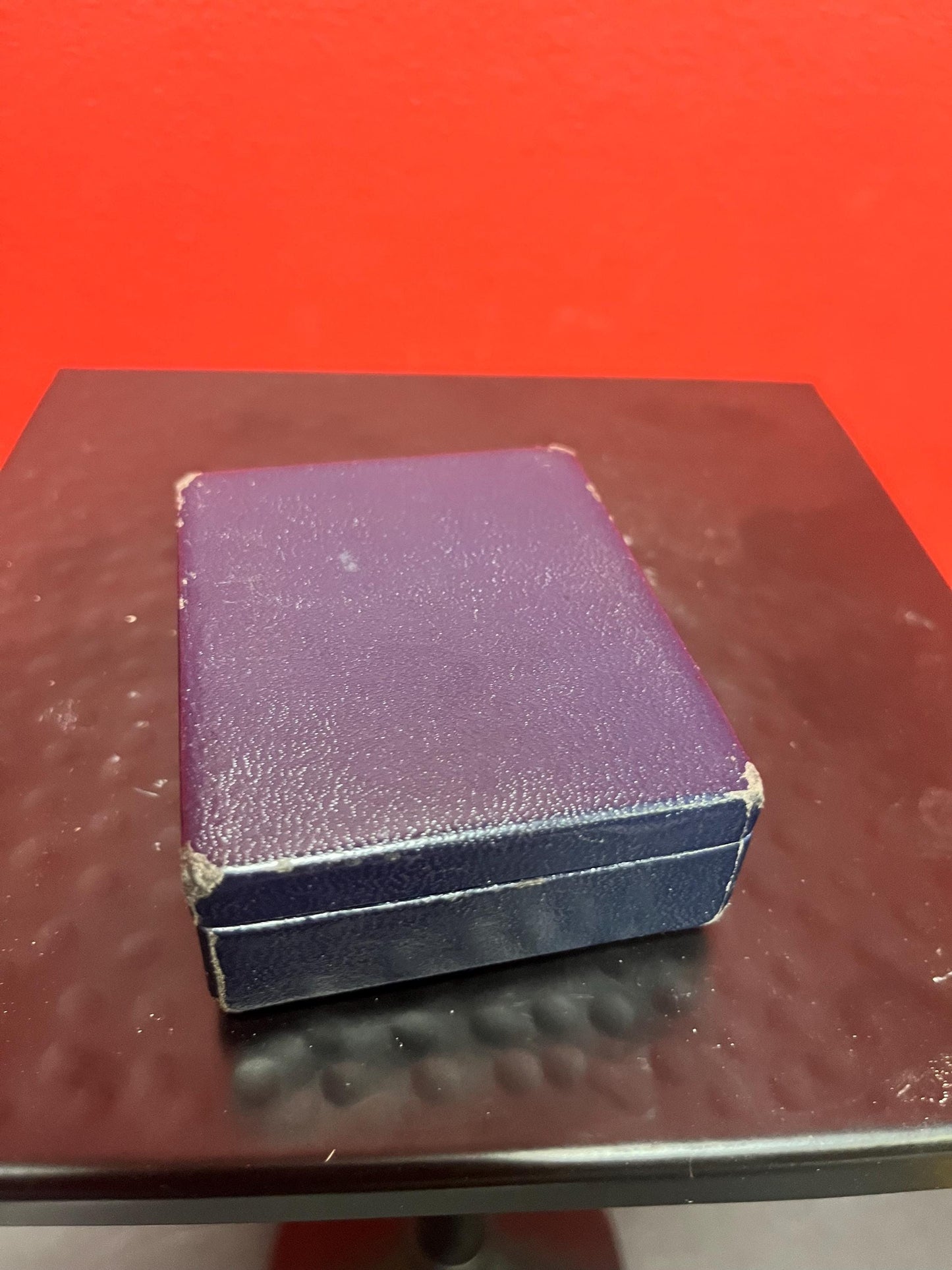 Amazing authentic old 3 x 2 x 1“ high Tiffany and  co New York jewellery box  like new perfect to give something sparkly in wow