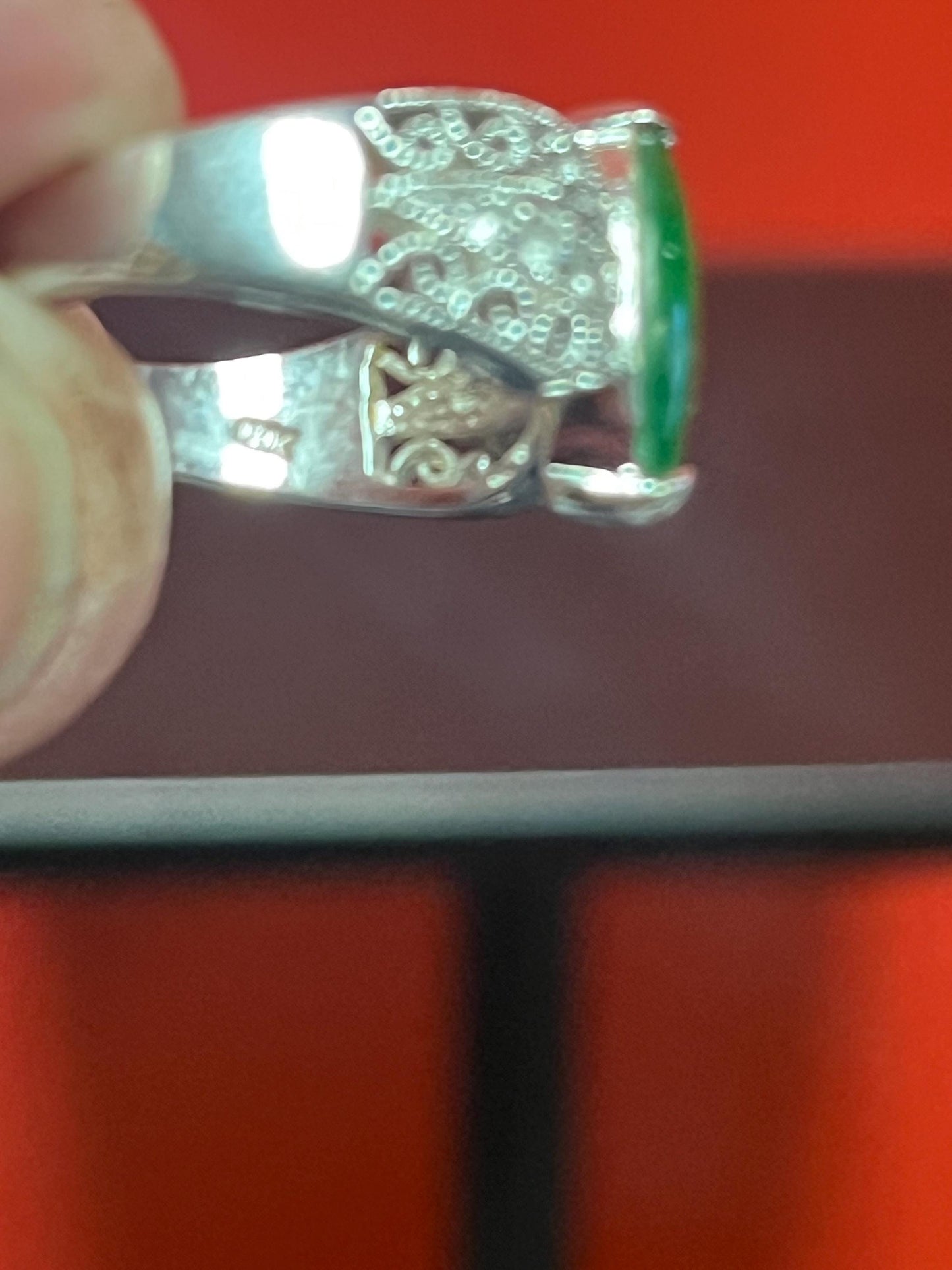 Beautiful antique stamped 10k, white gold ring with emerald   - estate piece size 5.5 and great value  shiny gold Ring