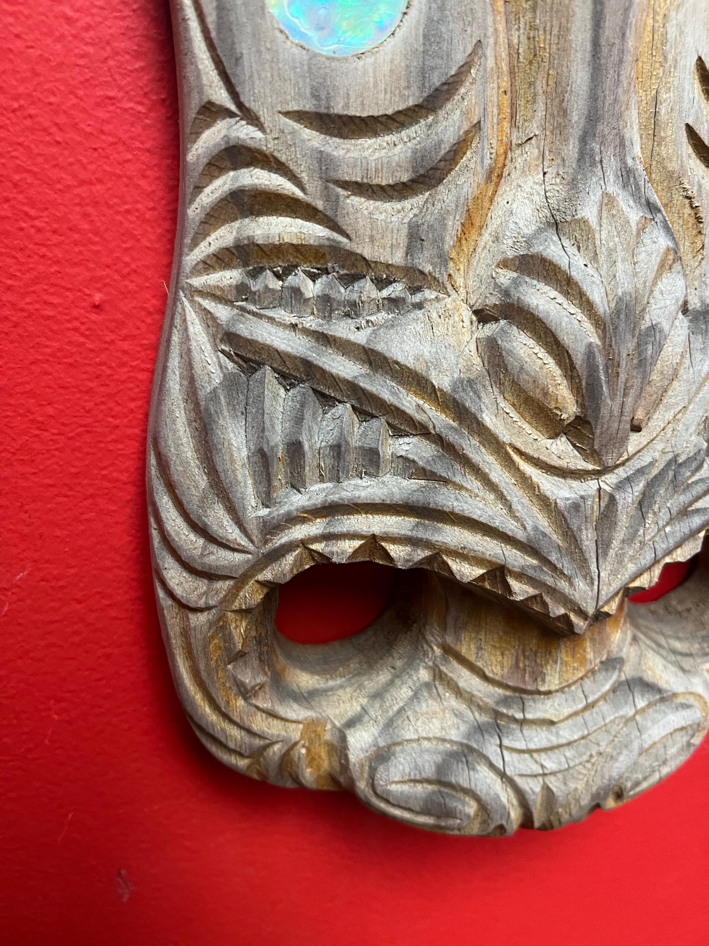 13 x 5 stunning New Zealand Maori mask with abalone eyes  amazing patina  ready to hang - super gift