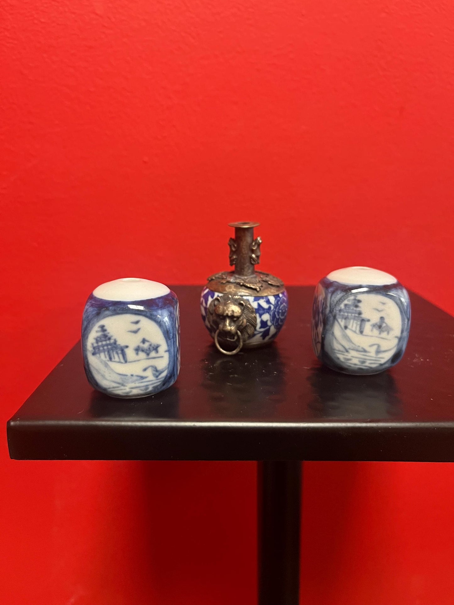 Lovely old Unusual blue and white Chinese items  beads and snuff bottle  great value