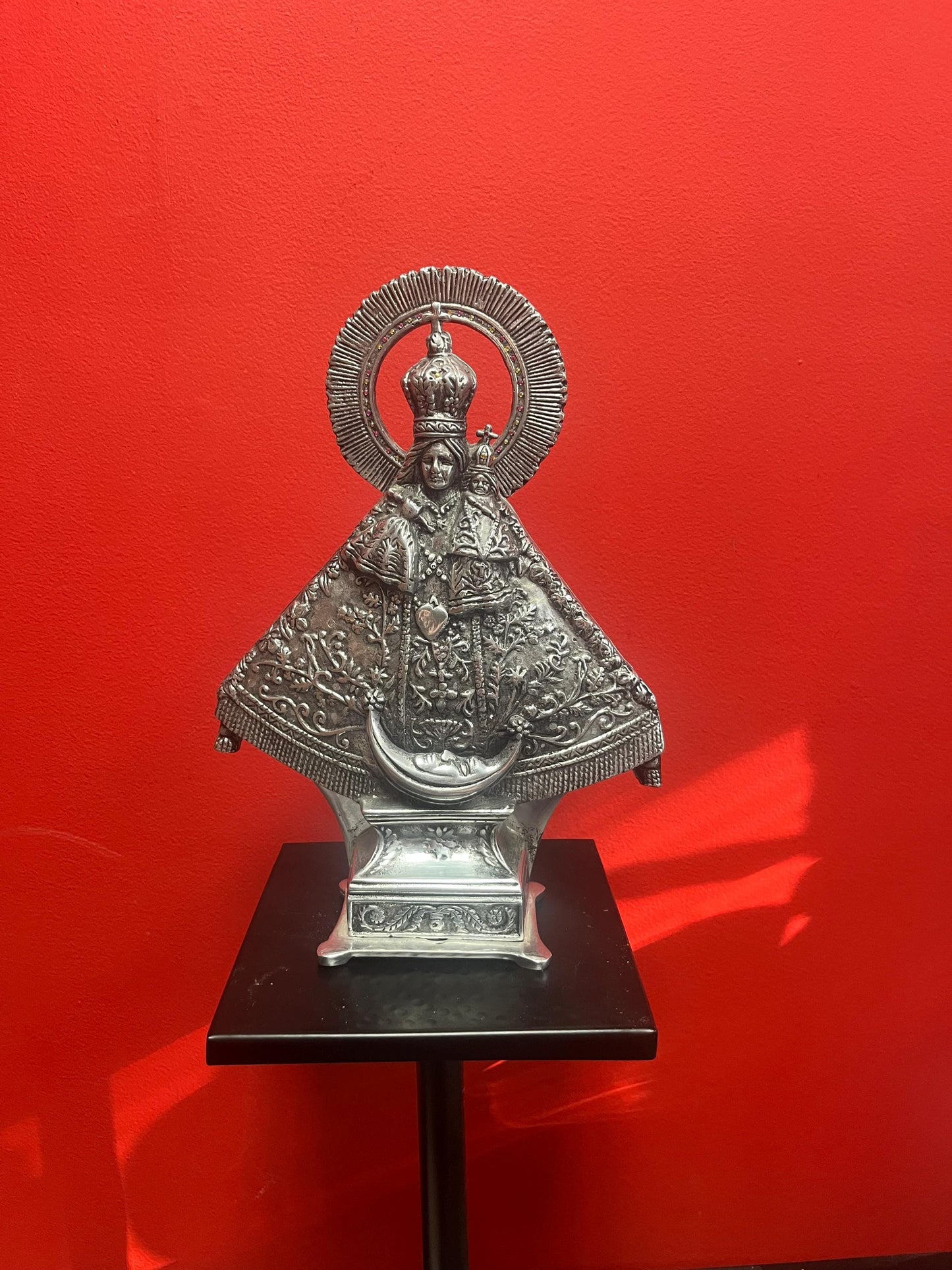 Stunning 13 x 9 wide older silver metal statue of the Madonna   photos cant do it justice  masterpiece - and a perfect gift