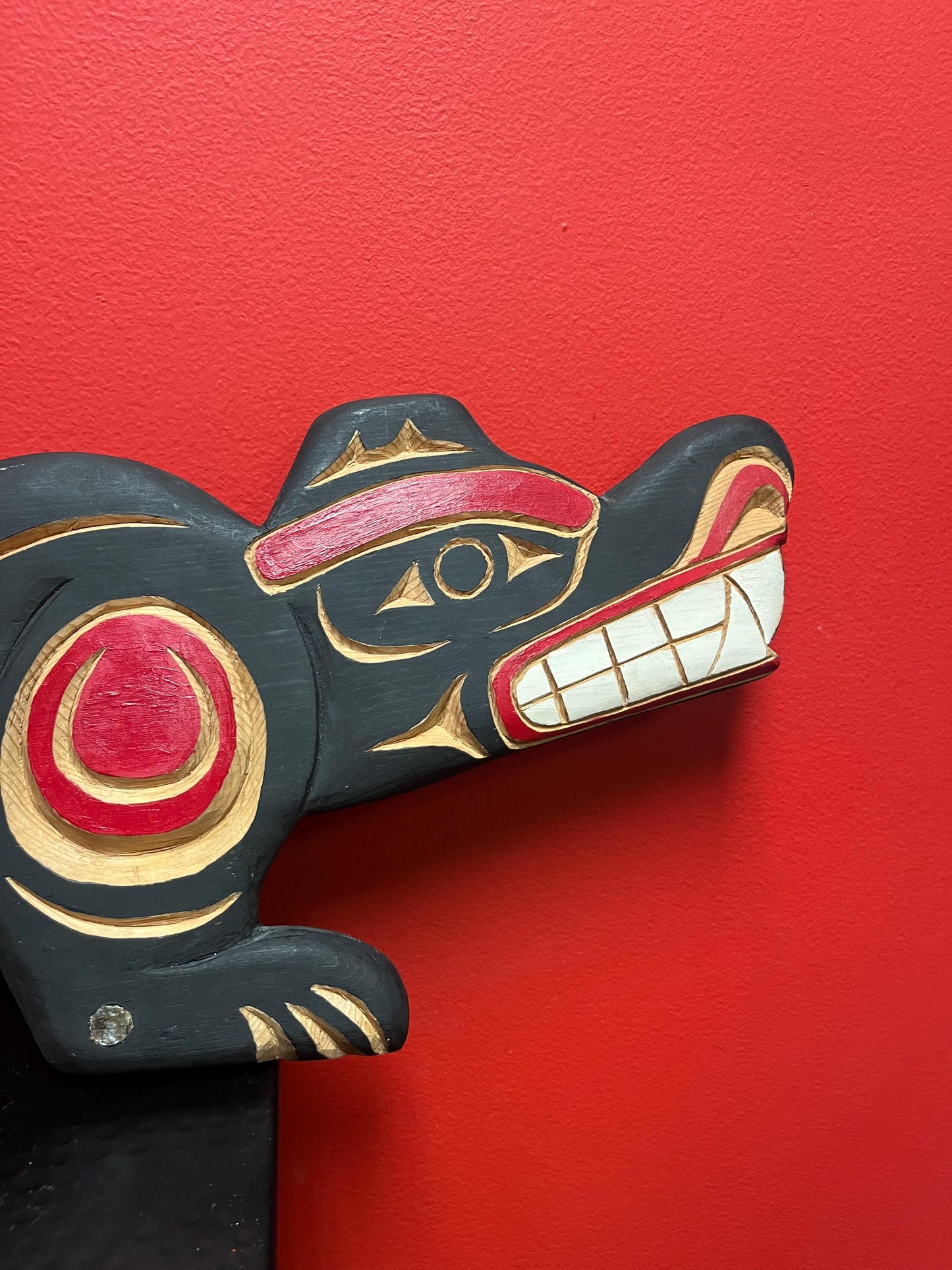 Lovely 17 x 9 high indigenous first nations Pacific northwest Coast Bear with abalone  great detail and fabulous look but unsigned