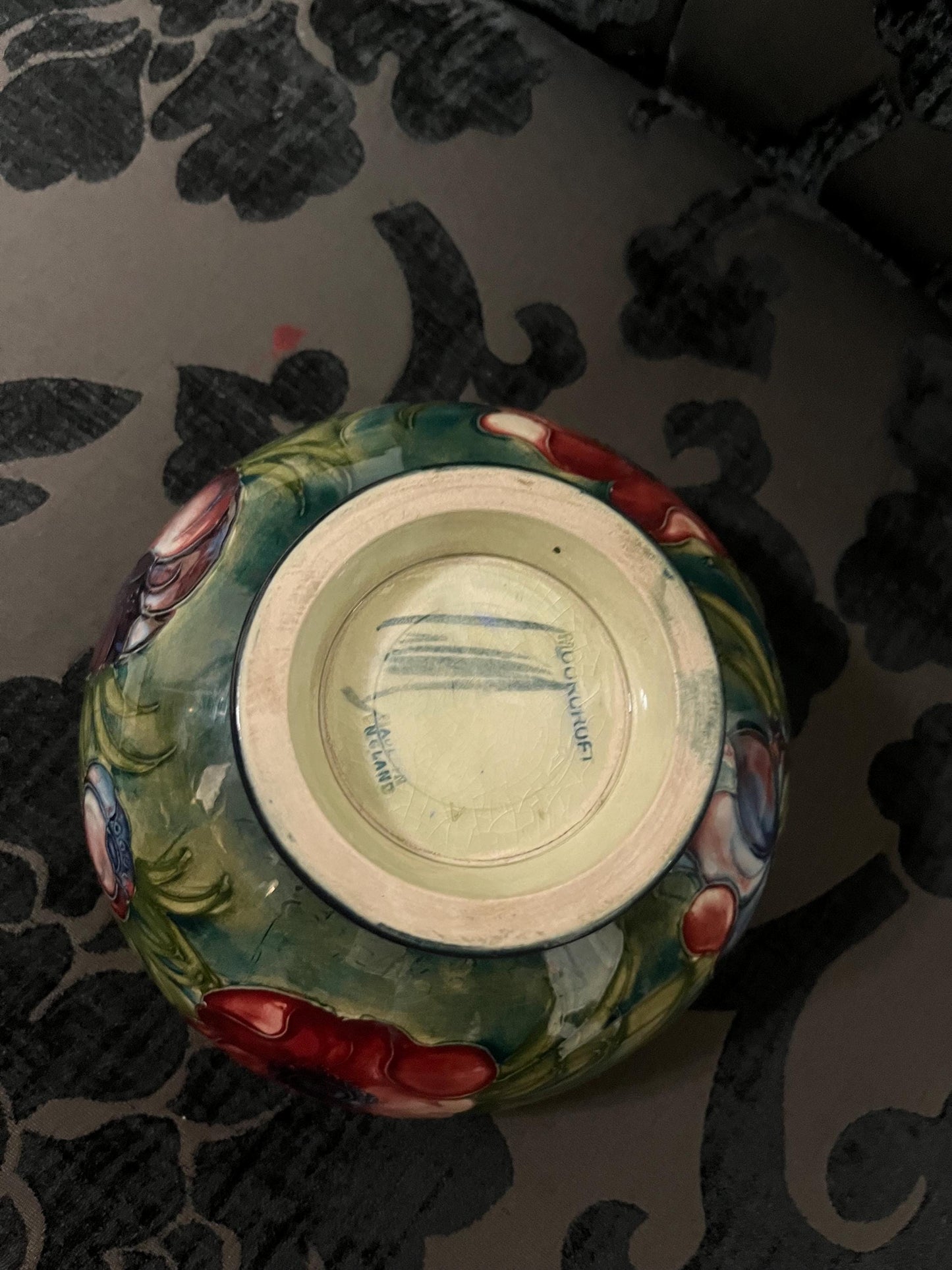 7 inch English antique signed MOORCROFT bowl  great condition and great price