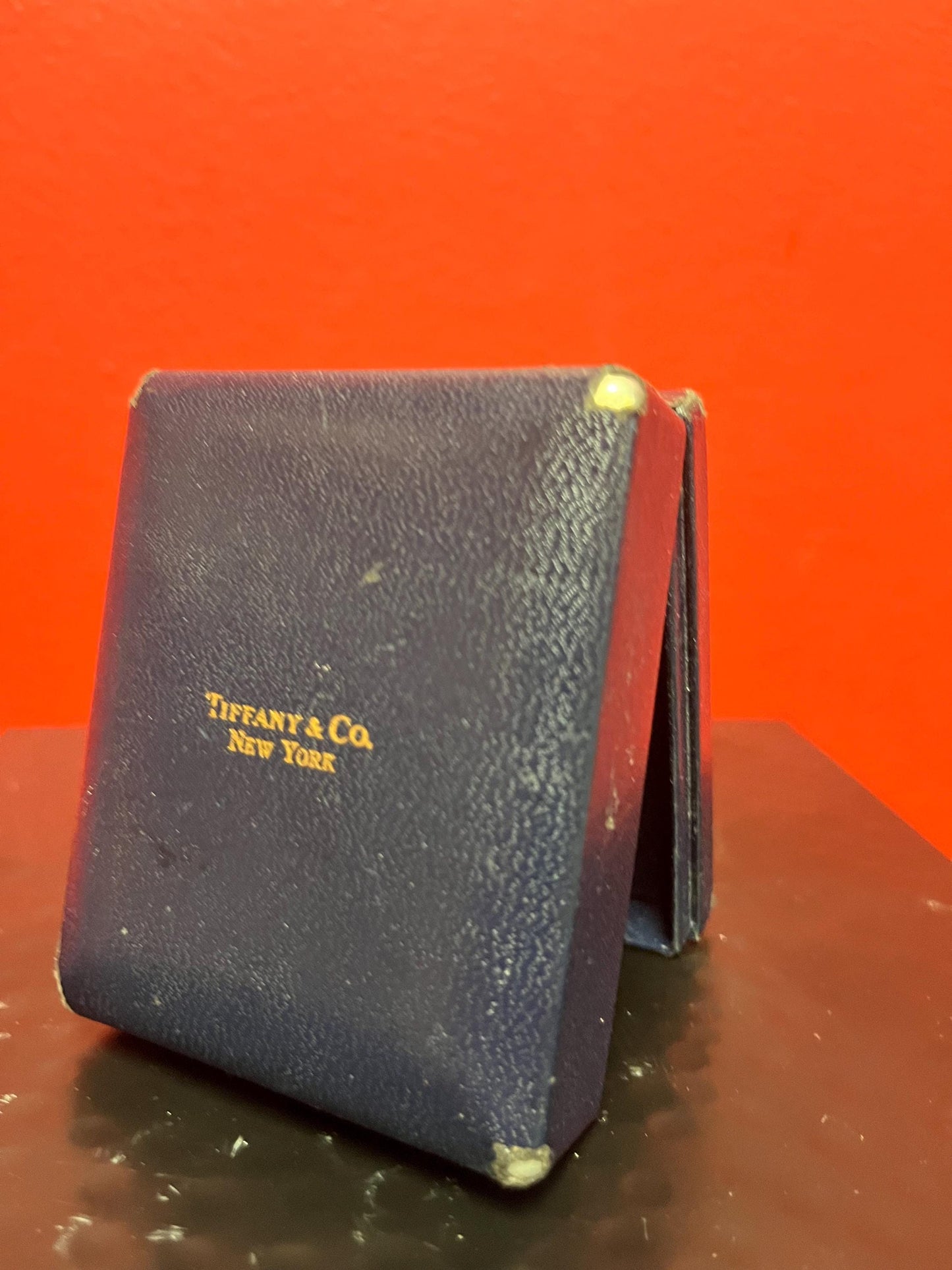 Amazing authentic old 3 x 2 x 1“ high Tiffany and  co New York jewellery box  like new perfect to give something sparkly in wow