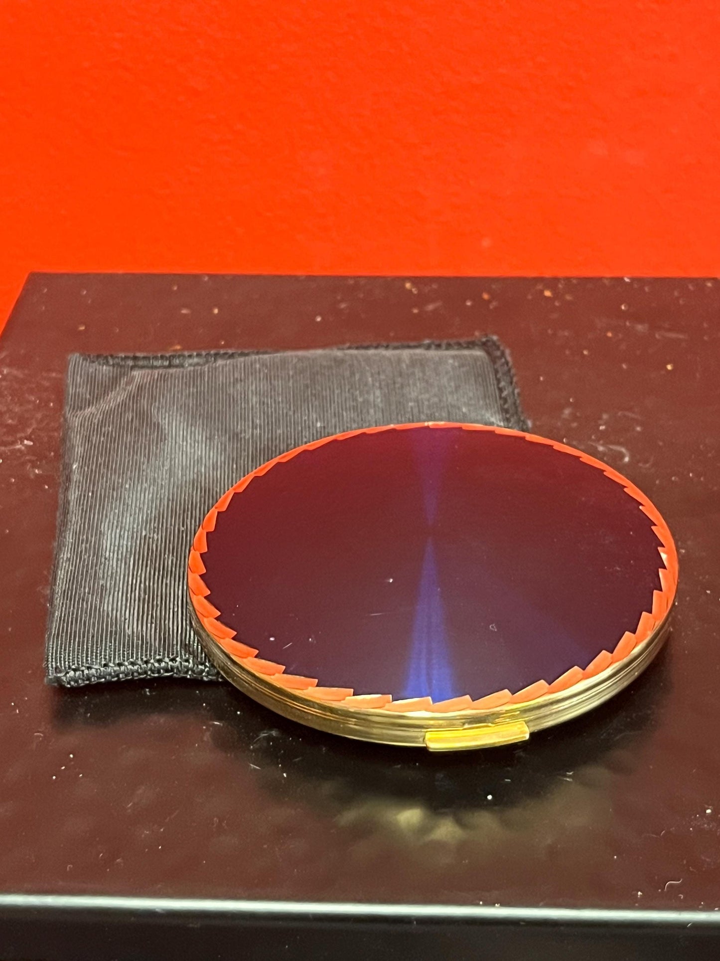 Lovely Unusual like new 3 inch long Stratton compact in original cloth case   good value and condition