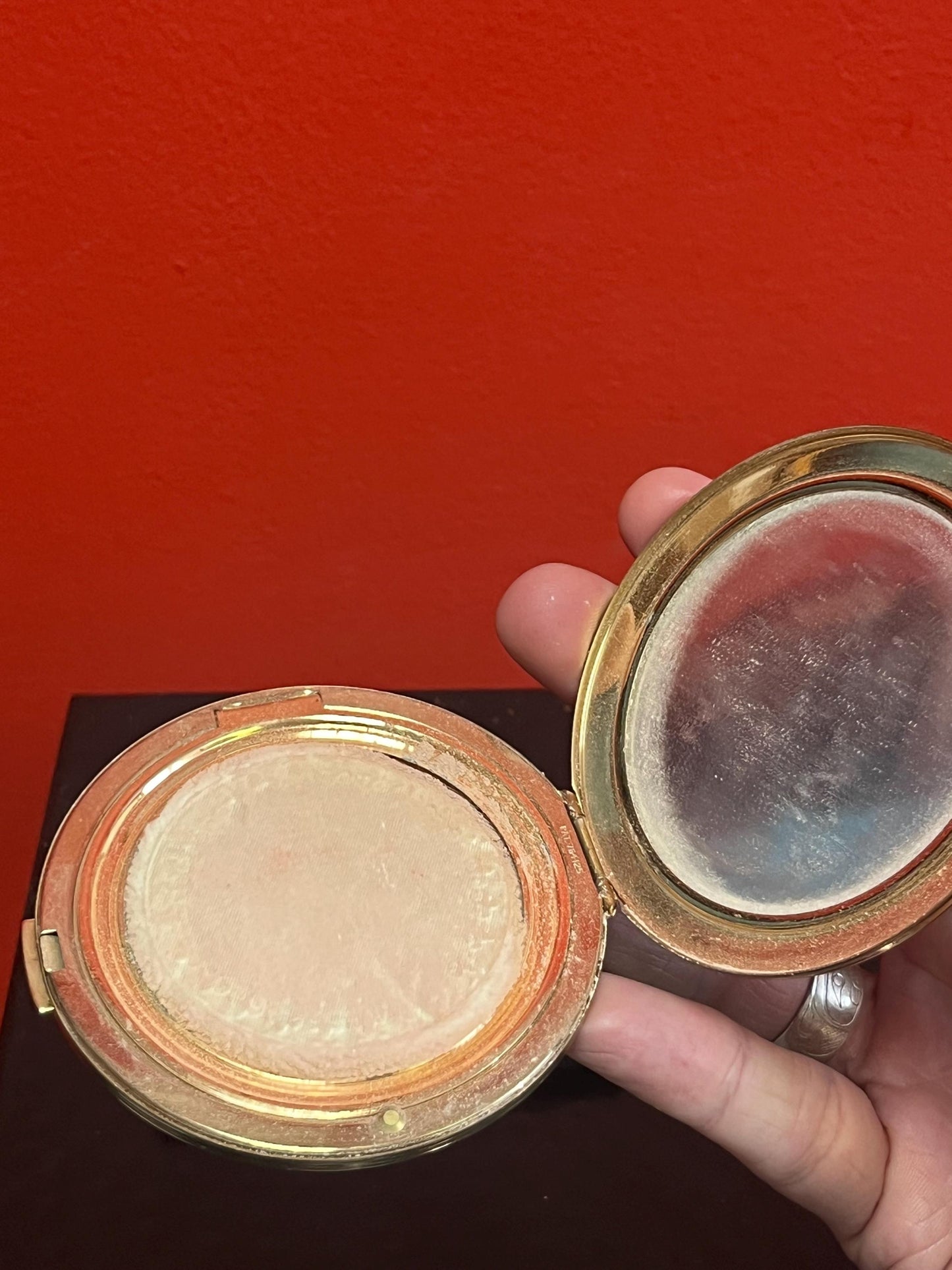 Lovely Unusual like new 3 inch long Stratton compact in original cloth case   good value and condition