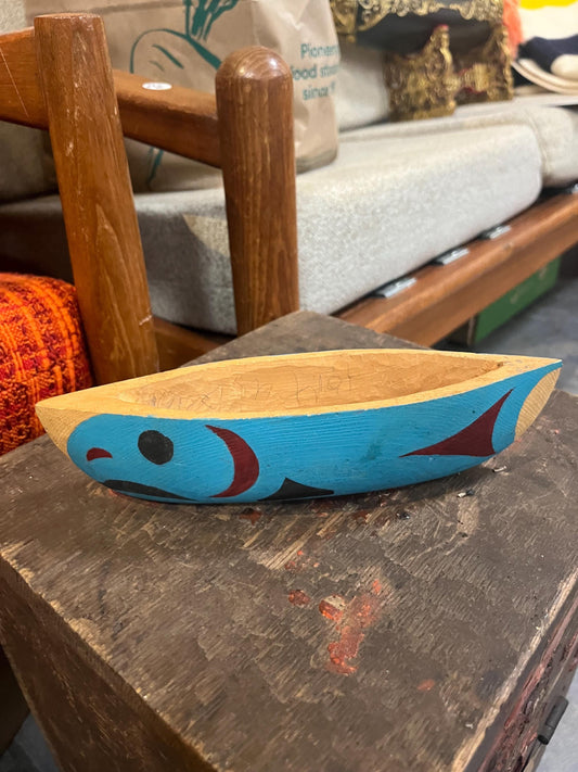 Amazing 9 x 3“ wide older indigenous first nations Pacific Northwest Coast Cedar painted Canoe  - wonderful detail - wow