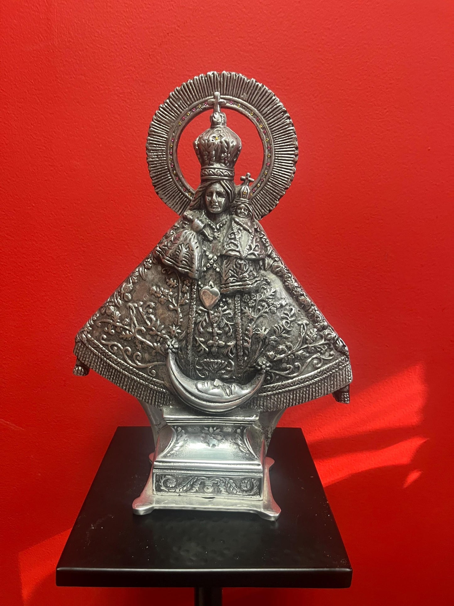 Stunning 13 x 9 wide older silver metal statue of the Madonna   photos cant do it justice  masterpiece - and a perfect gift