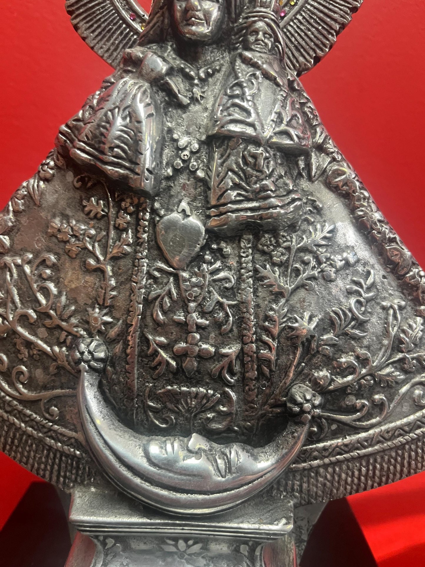 Stunning 13 x 9 wide older silver metal statue of the Madonna   photos cant do it justice  masterpiece - and a perfect gift