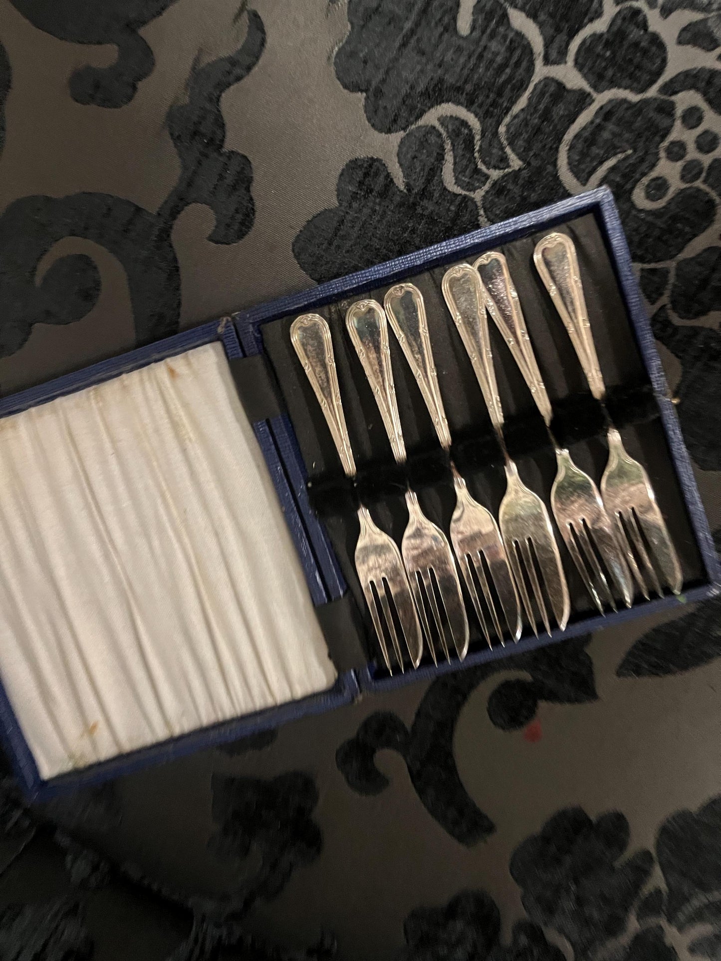 Lovely set of six English silver plated antique snack forks in original box  great gift  value priced