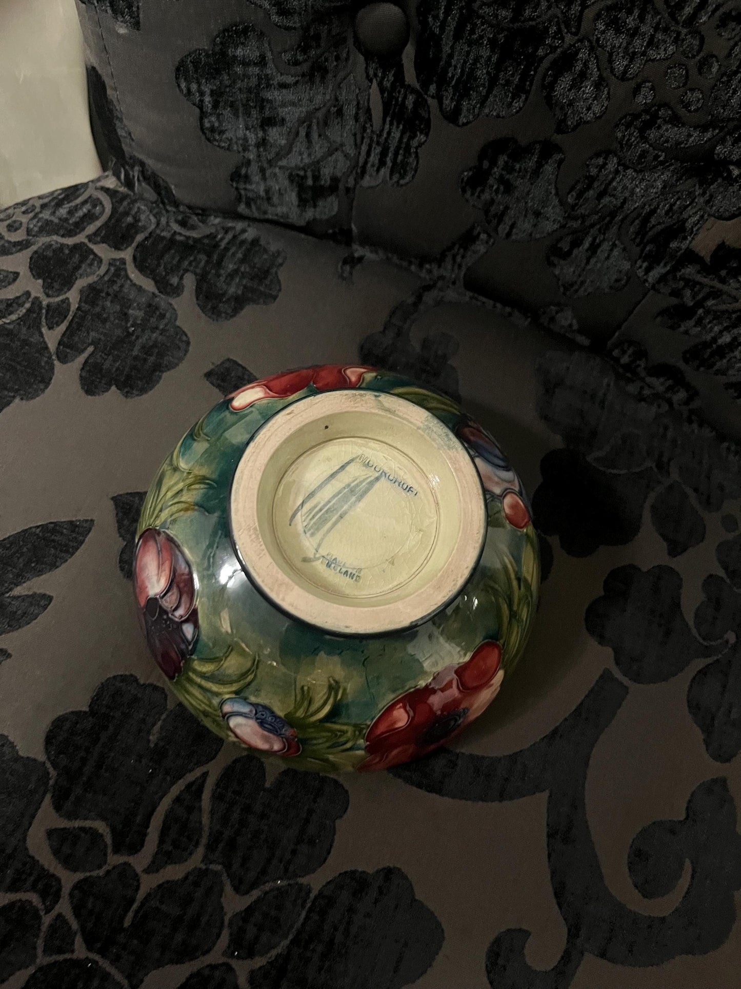 7 inch English antique signed MOORCROFT bowl  great condition and great price