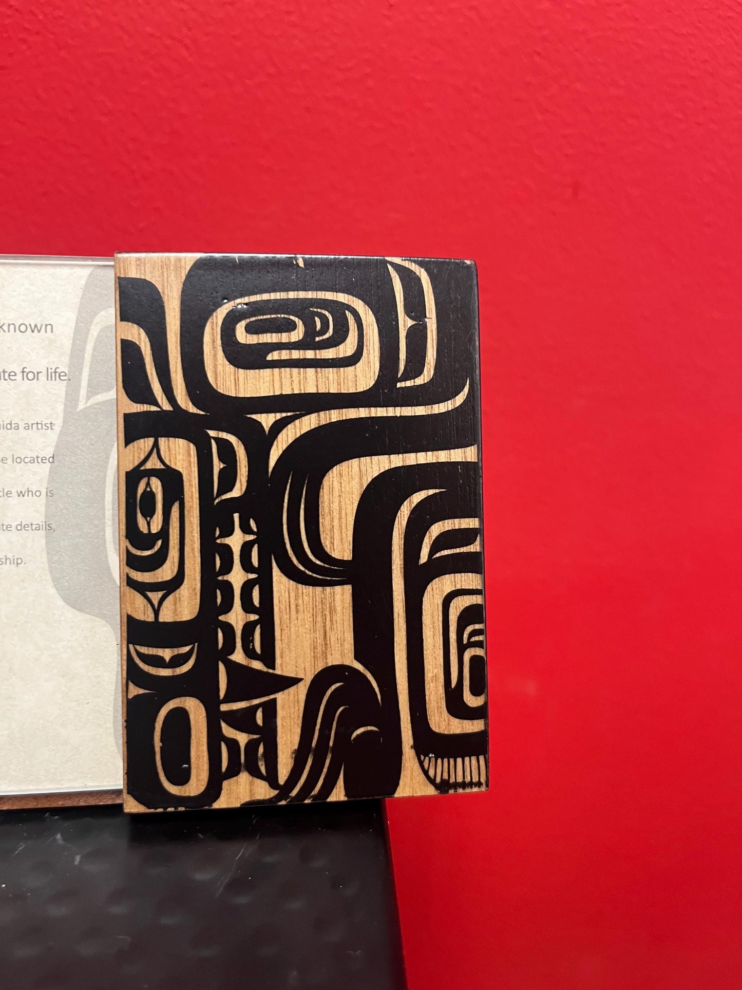 Beautiful 9 x 5 inch indigenous first nations Pacific northwest Coast photo frame fitting 6 x 4 photo -wow  wolf  - perfect gift