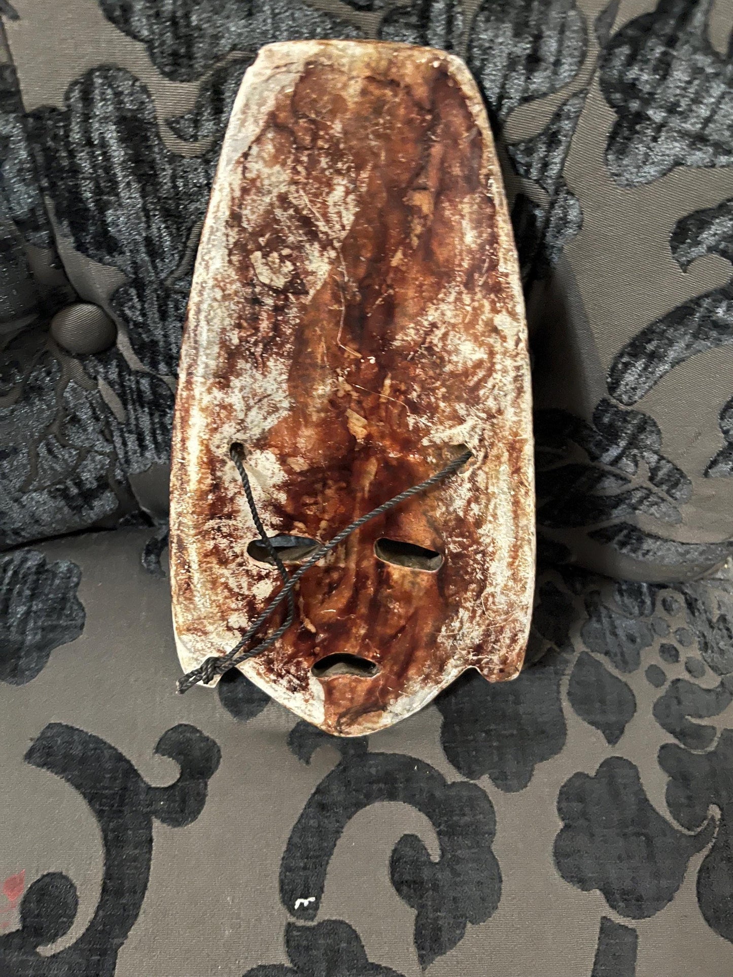 Lovely stone Aztec 9 x 5 mask   good quality and ready to hang