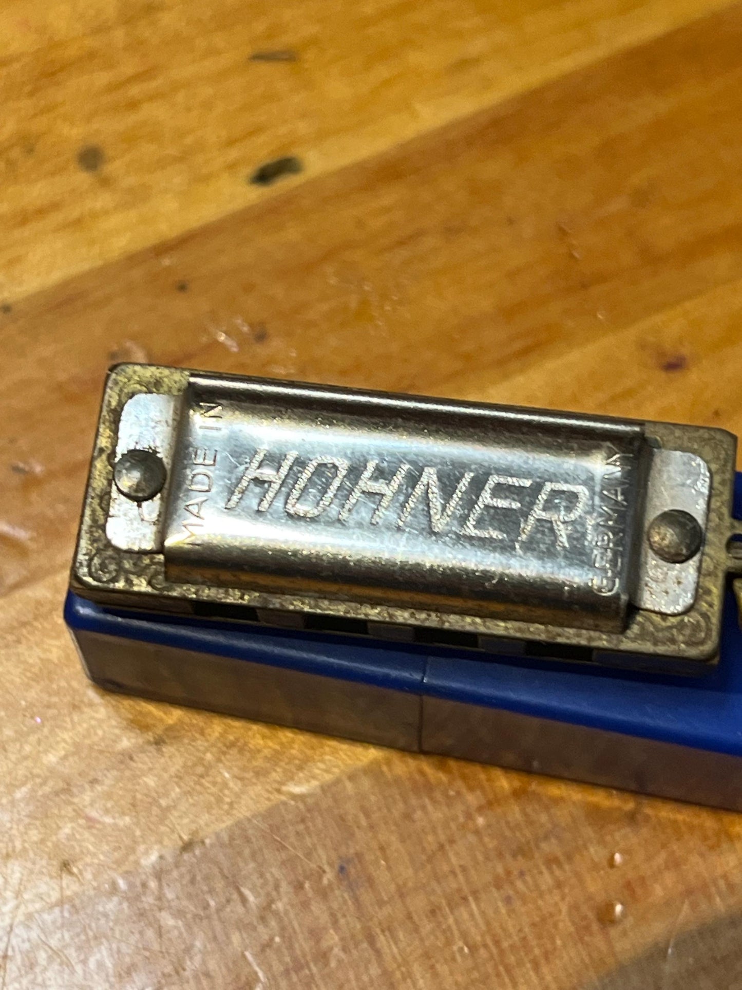 Lovely tiny 1.1 inch German HOHNER number 39 harmonica in original box