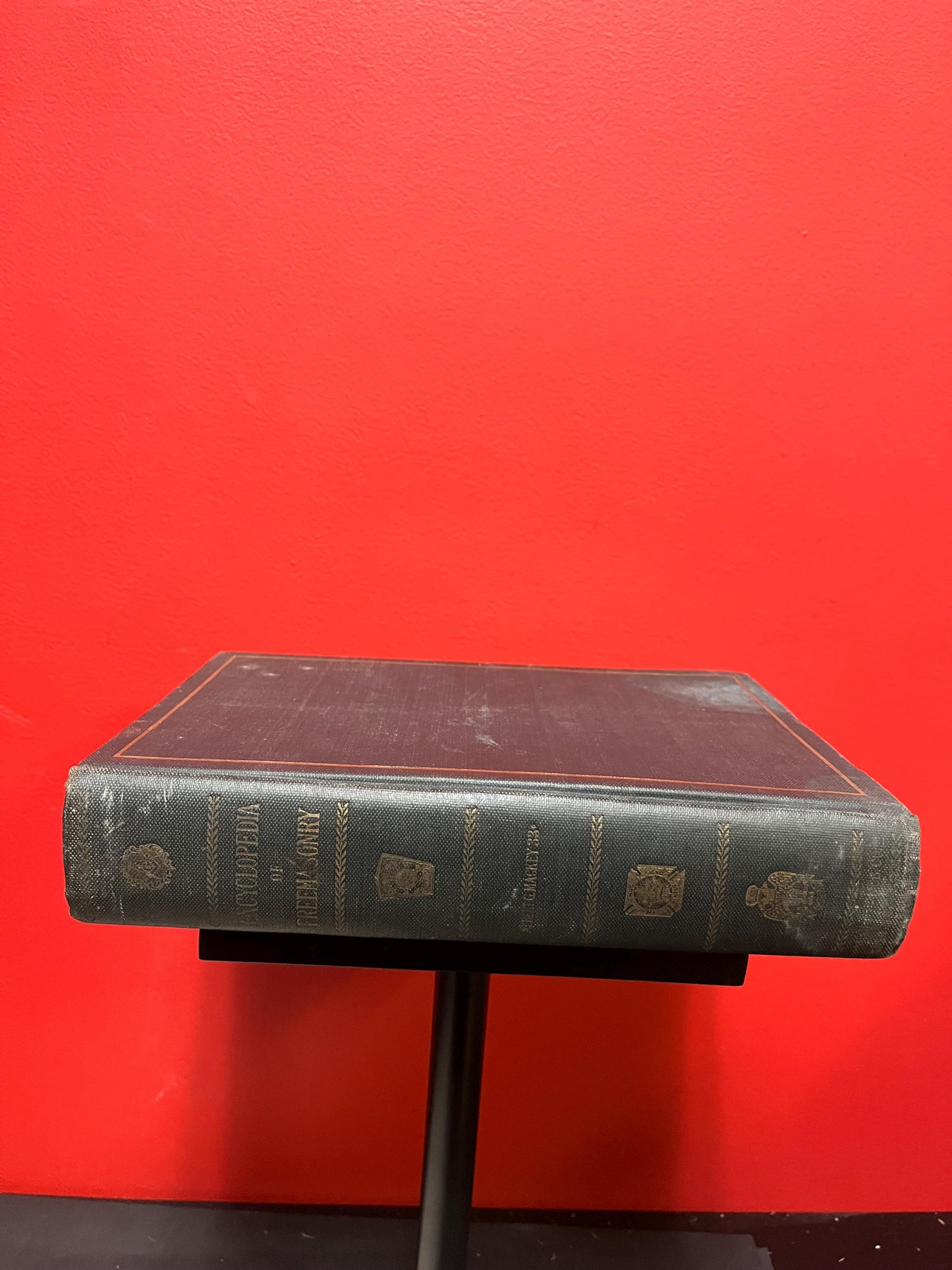 Beautiful 1917 Encyclopedia of Free masonry  good antiques condition  1046 pages  amazing gift