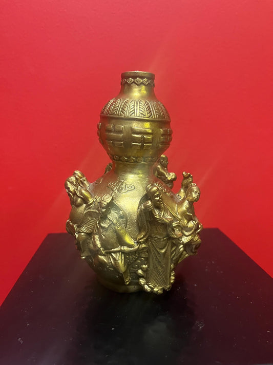 Magnificent 6 inch tall Chinese gilded bronze vase depicting Confucius - stunning piece