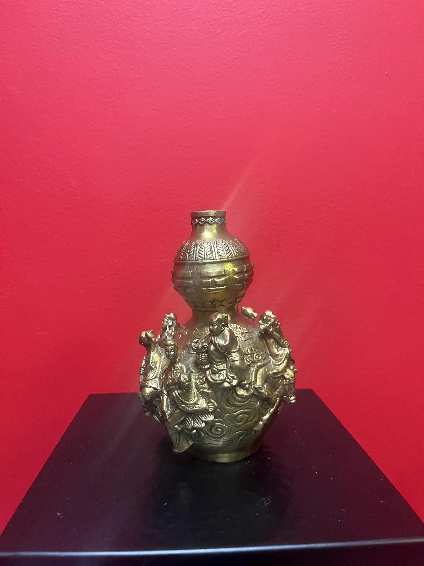 Magnificent 6 inch tall Chinese gilded bronze vase depicting Confucius - stunning piece