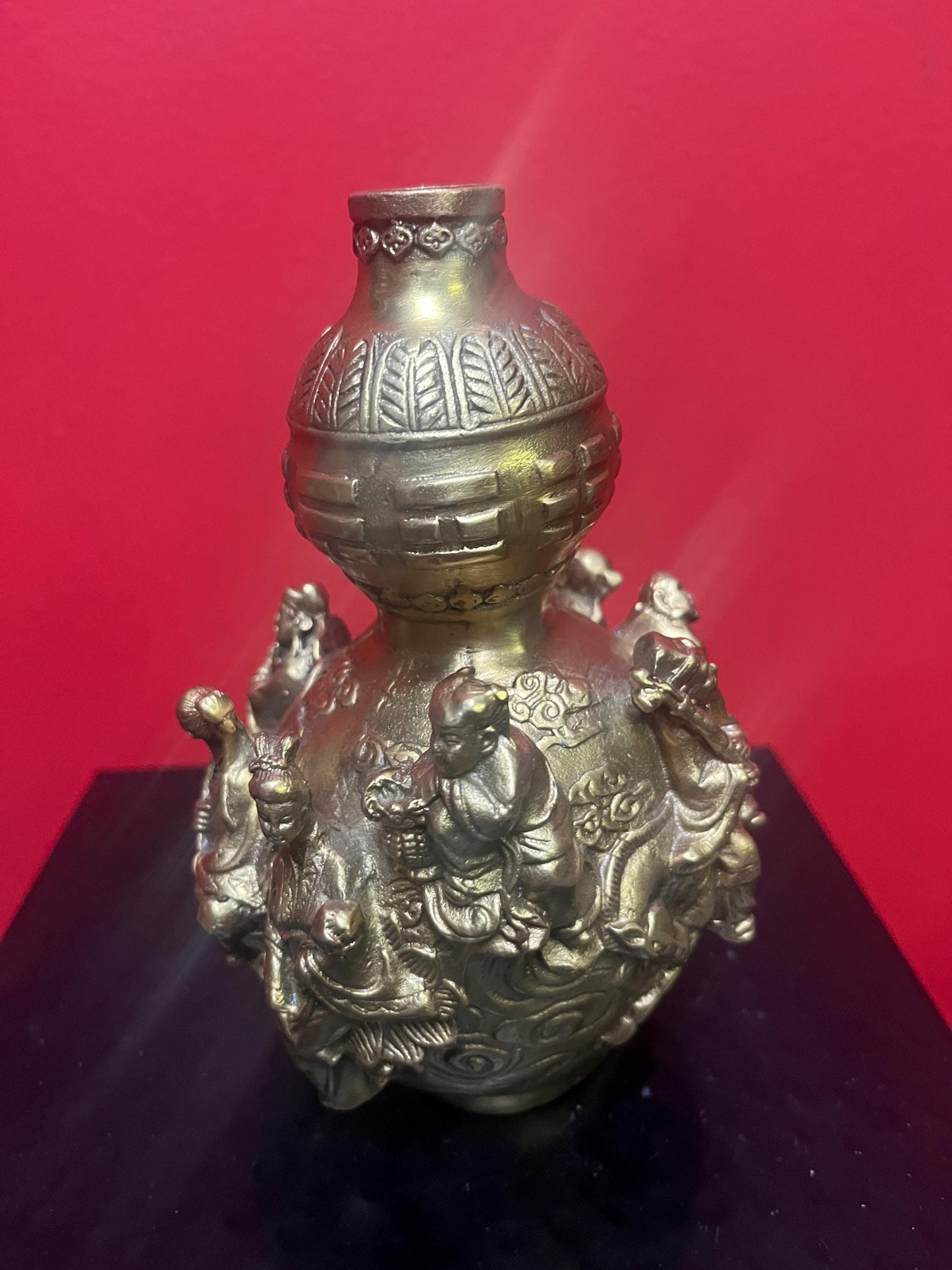 Magnificent 6 inch tall Chinese gilded bronze vase depicting Confucius - stunning piece