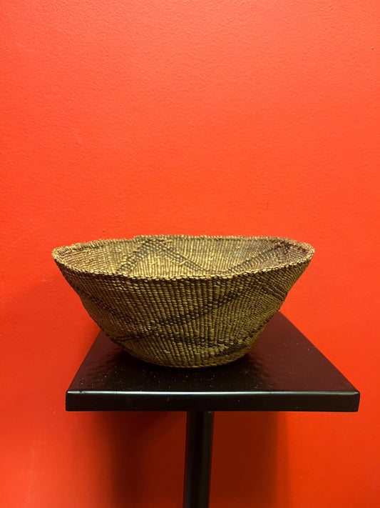 8 x 3 inch North American Indigenous basket   antique in good condition