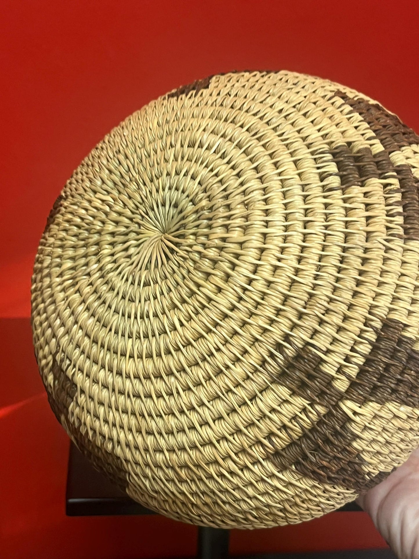 Lovely 8 inch southwestern Navajo American basket bowl  - great condition  good value