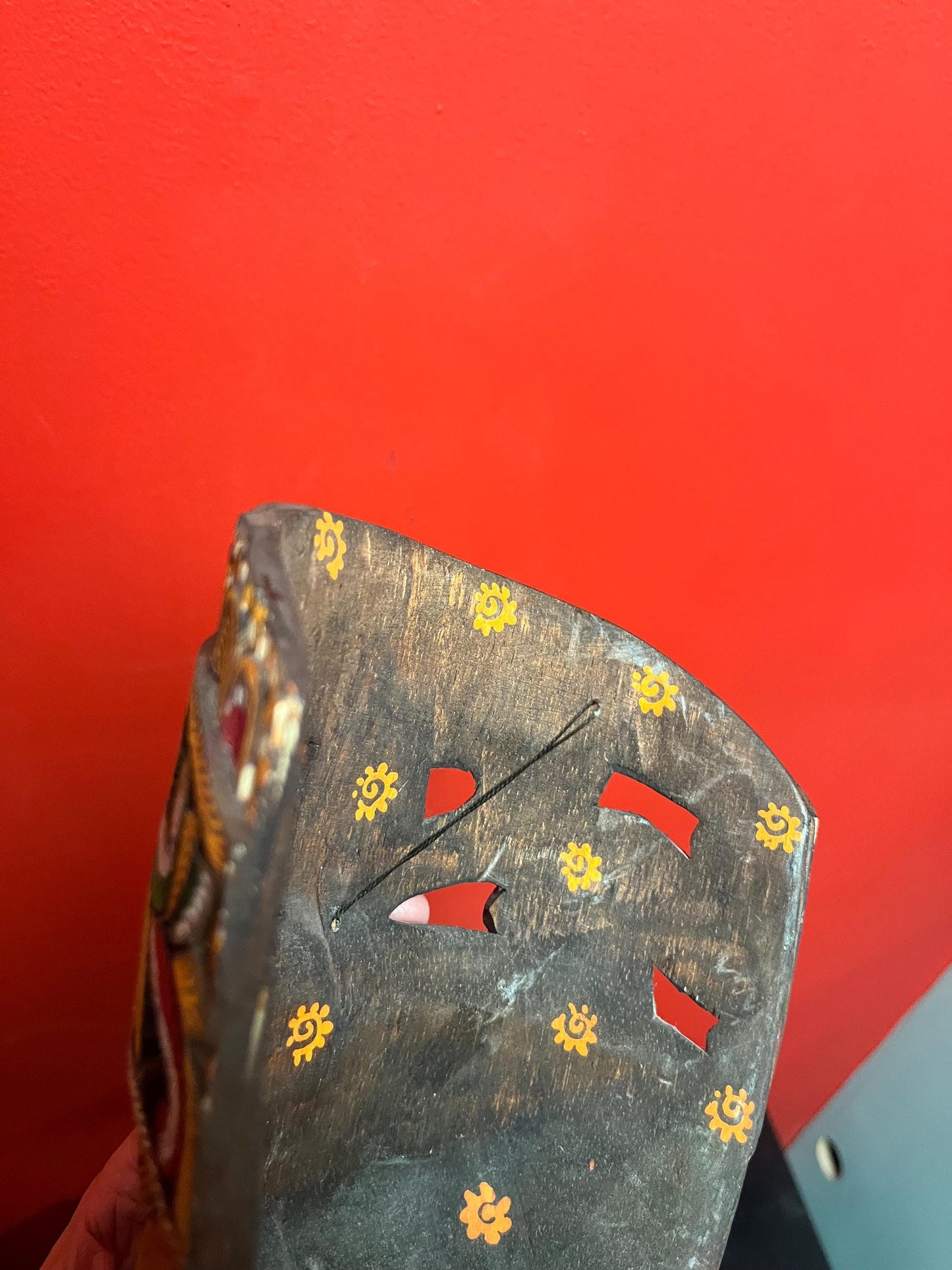 Beautiful 9 x 7“ inch wide heavily decorated Asian mask  ready to hang  ready to gift