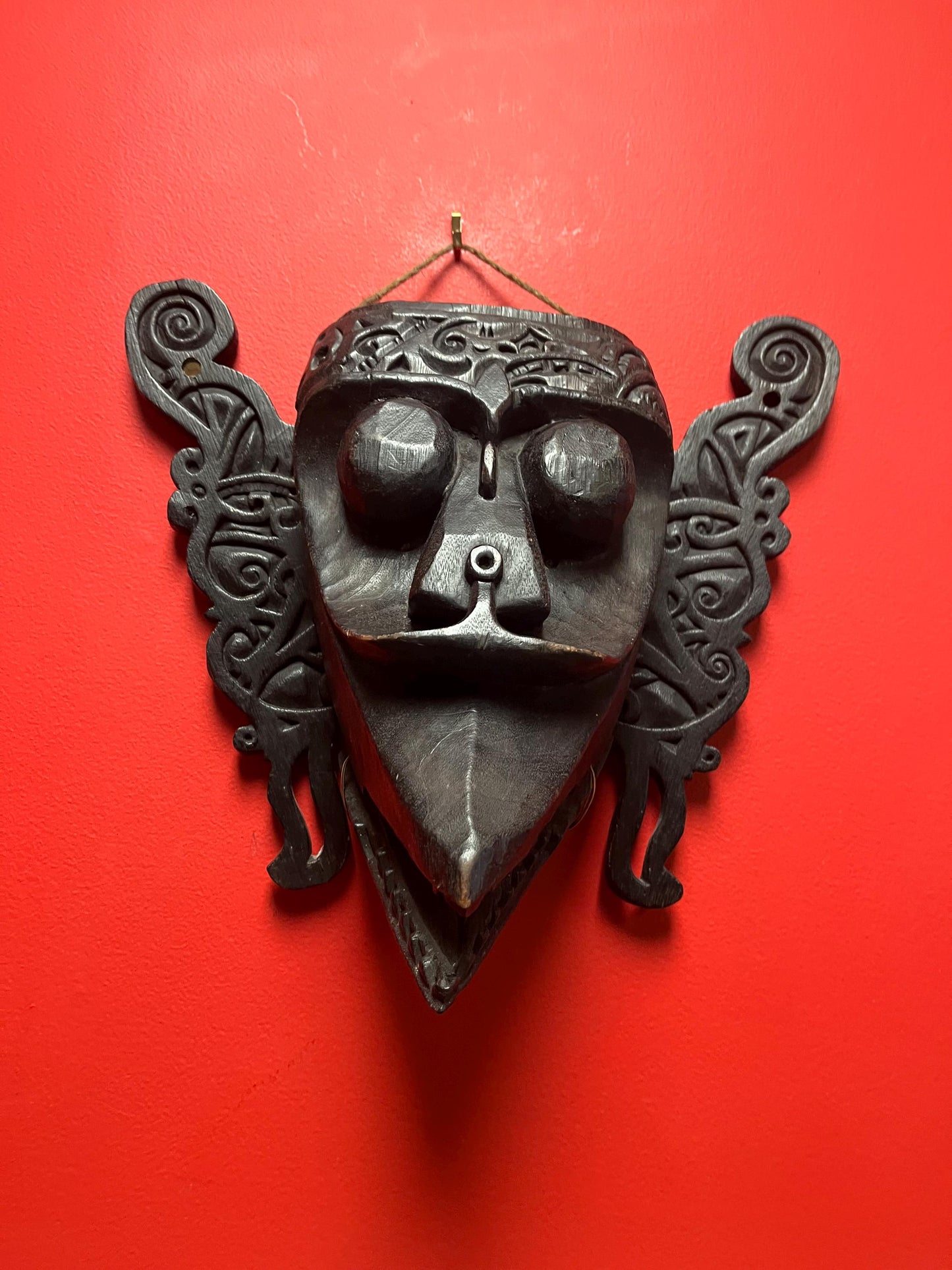 Beautiful vintage Malaysian 17 x 14 wide reticulating mask   great detail and wonderful imagery in good condition