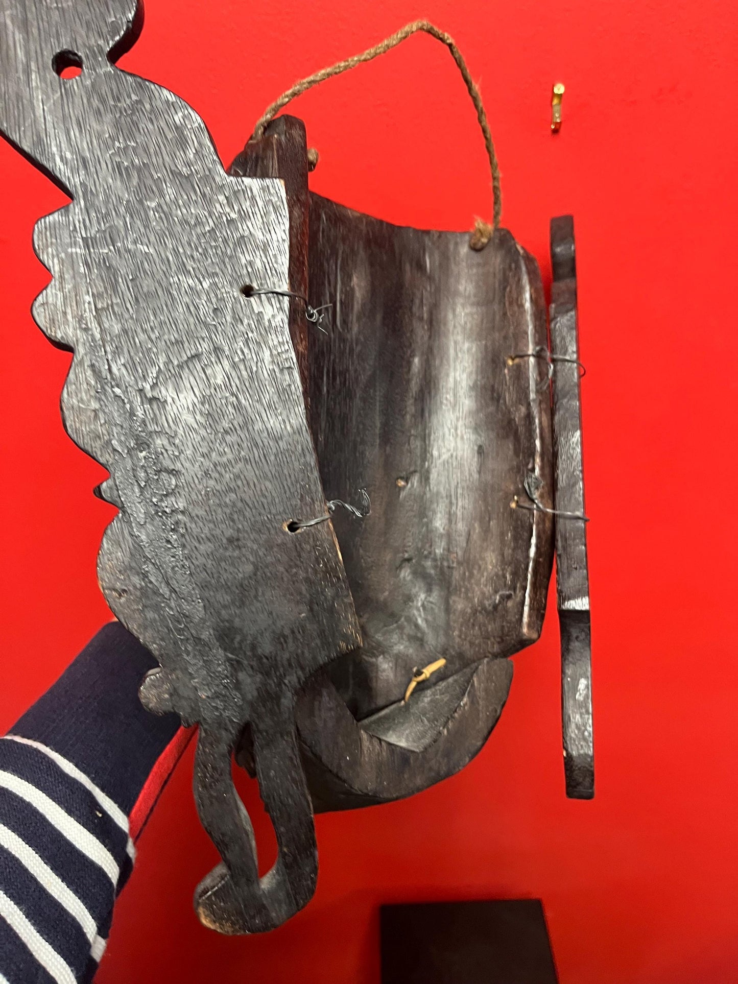 Beautiful vintage Malaysian 17 x 14 wide reticulating mask   great detail and wonderful imagery in good condition