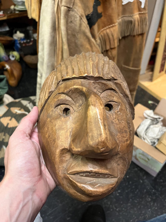 Wonderful 10 x 7 American antique Cherokee wooden mask  great detail and good value