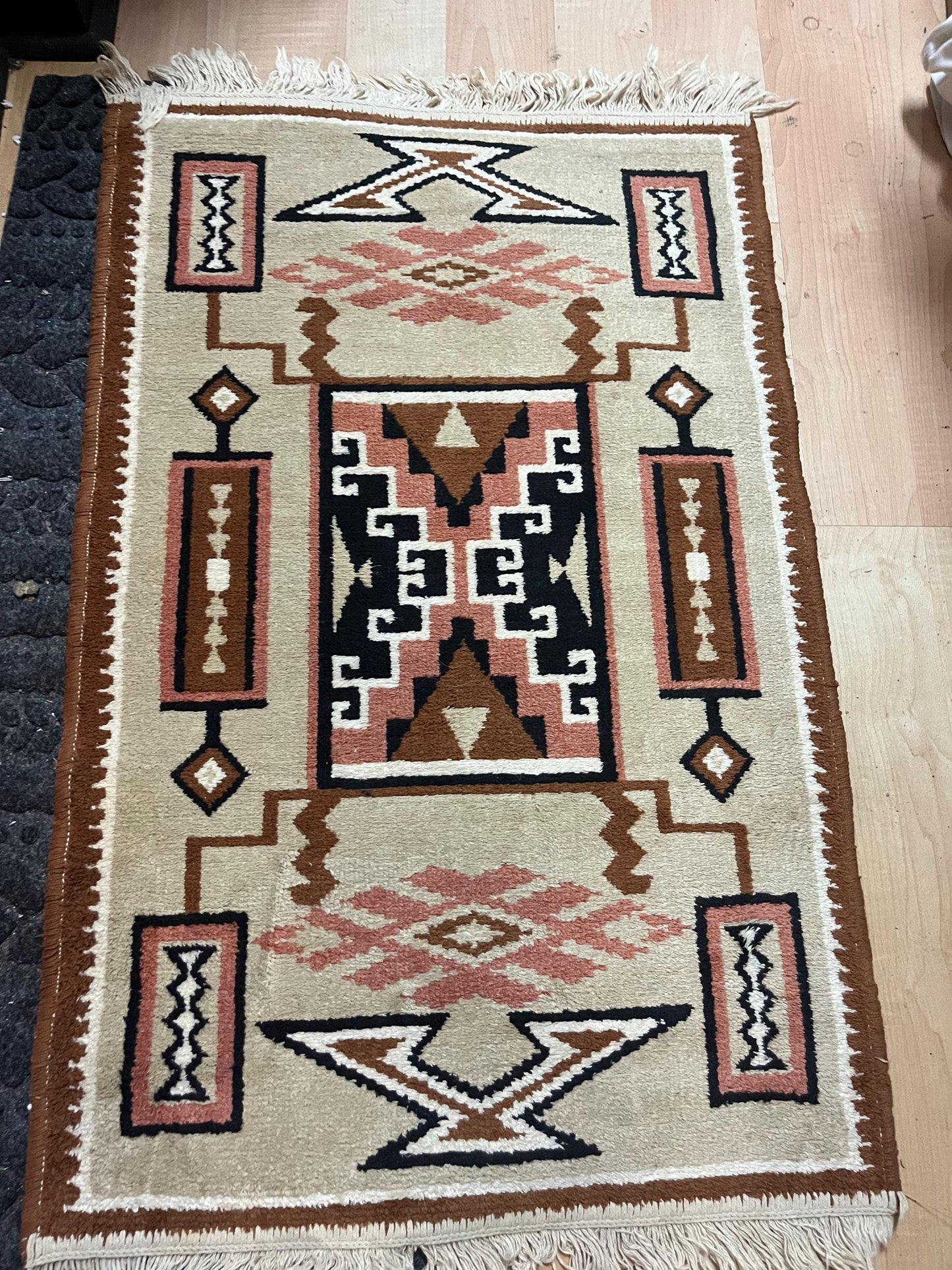 Lovely 37 x 21 vintage Navajo wool rug in almost perfect condition - great colours and imagery