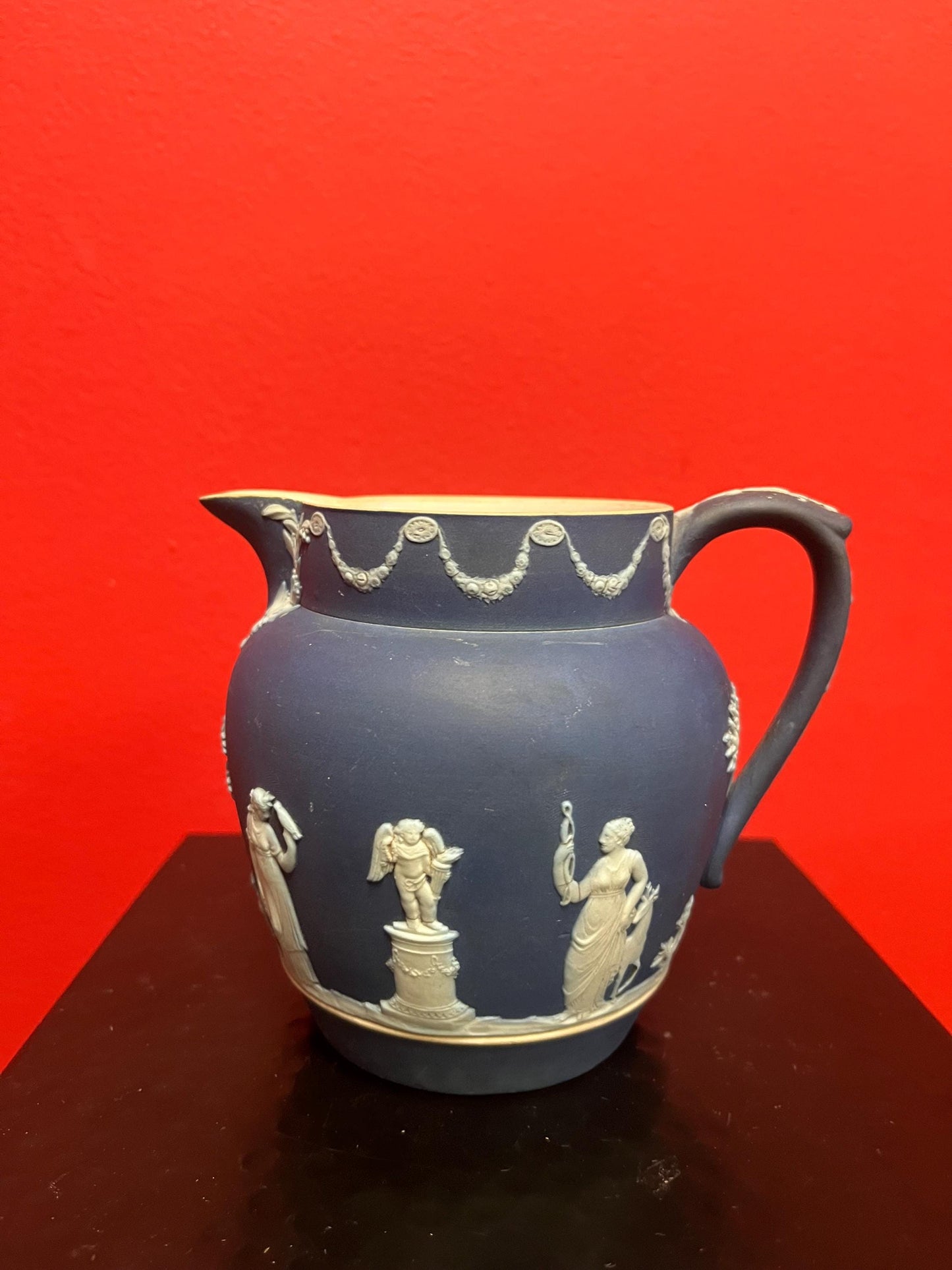 Lovely English and 4 1/2 inch tall Wedgewood jug  -  good condition  great value