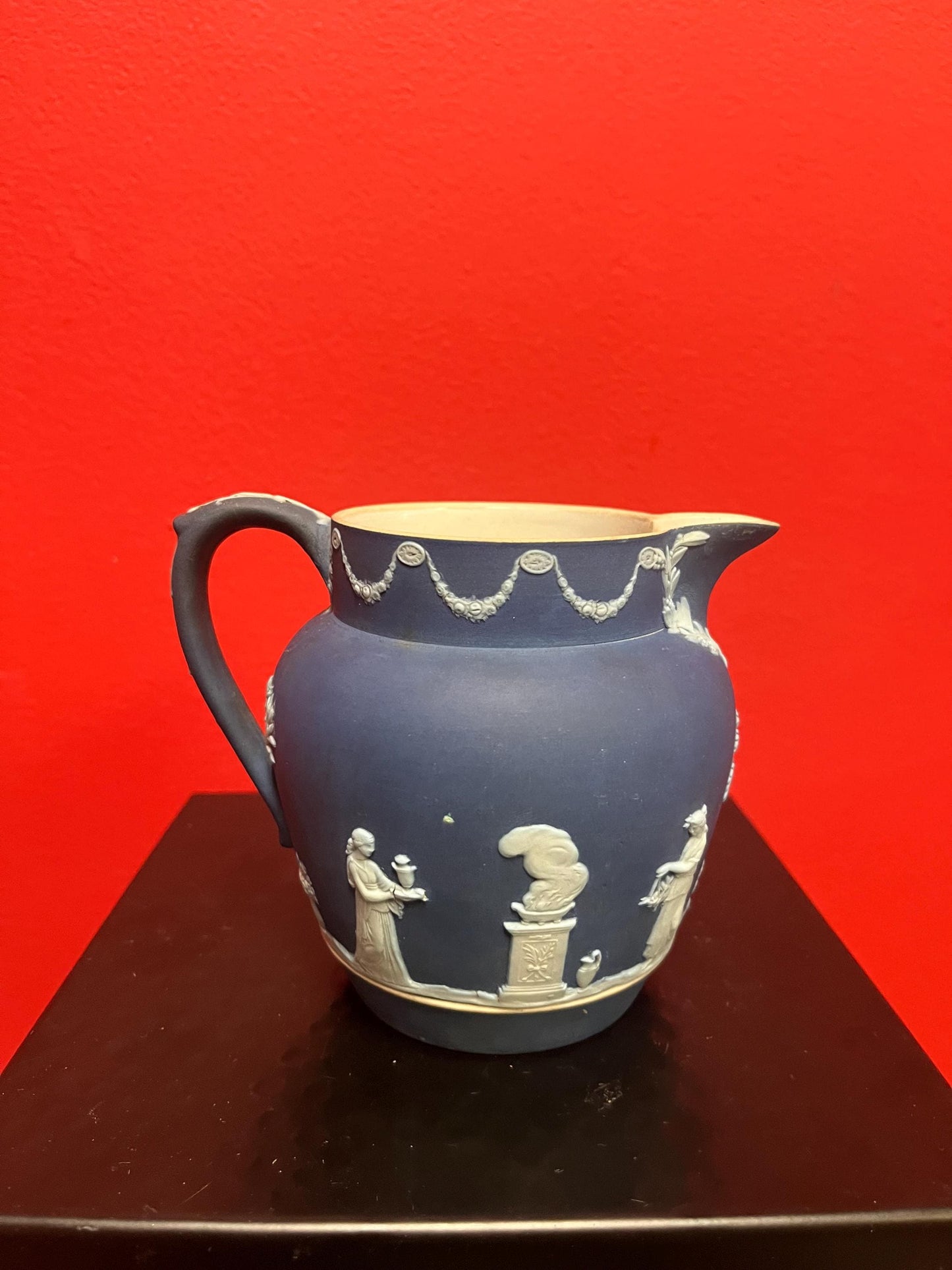 Lovely English and 4 1/2 inch tall Wedgewood jug  -  good condition  great value