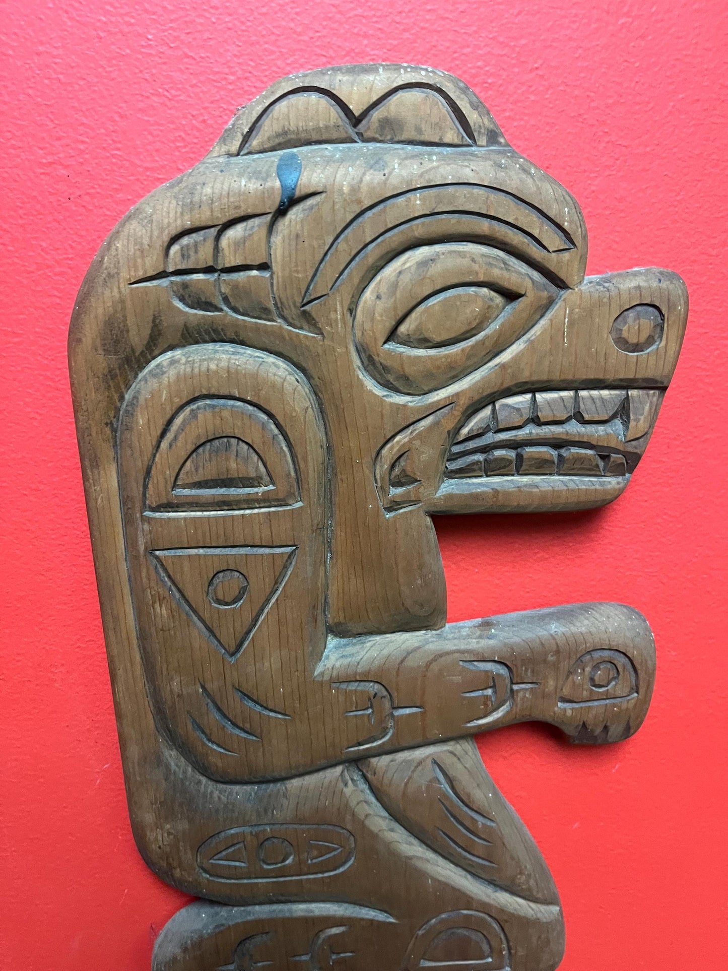 16 x 9 inch cedar bear  indigenous First Nations Pacific Northwest bear plaque  great detail  unsigned  good value  wow