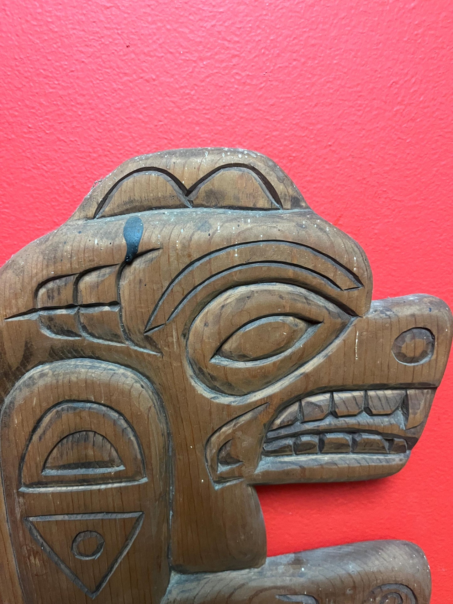 16 x 9 inch cedar bear  indigenous First Nations Pacific Northwest bear plaque  great detail  unsigned  good value  wow