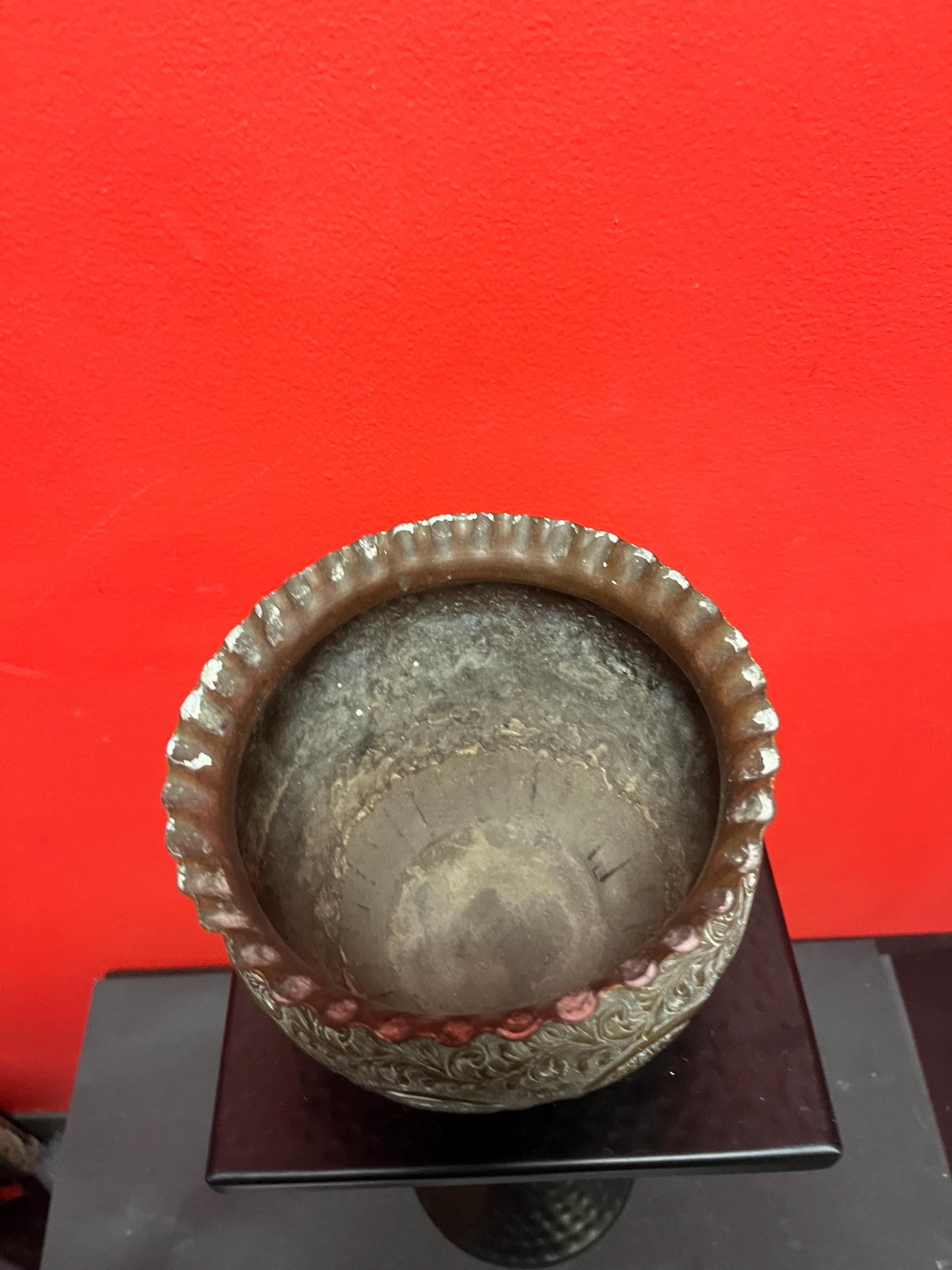 Beautiful 6 x 5 high antique Indian brass planter pot  wonderful detail and quality with an amazing patina  wow  the imagery