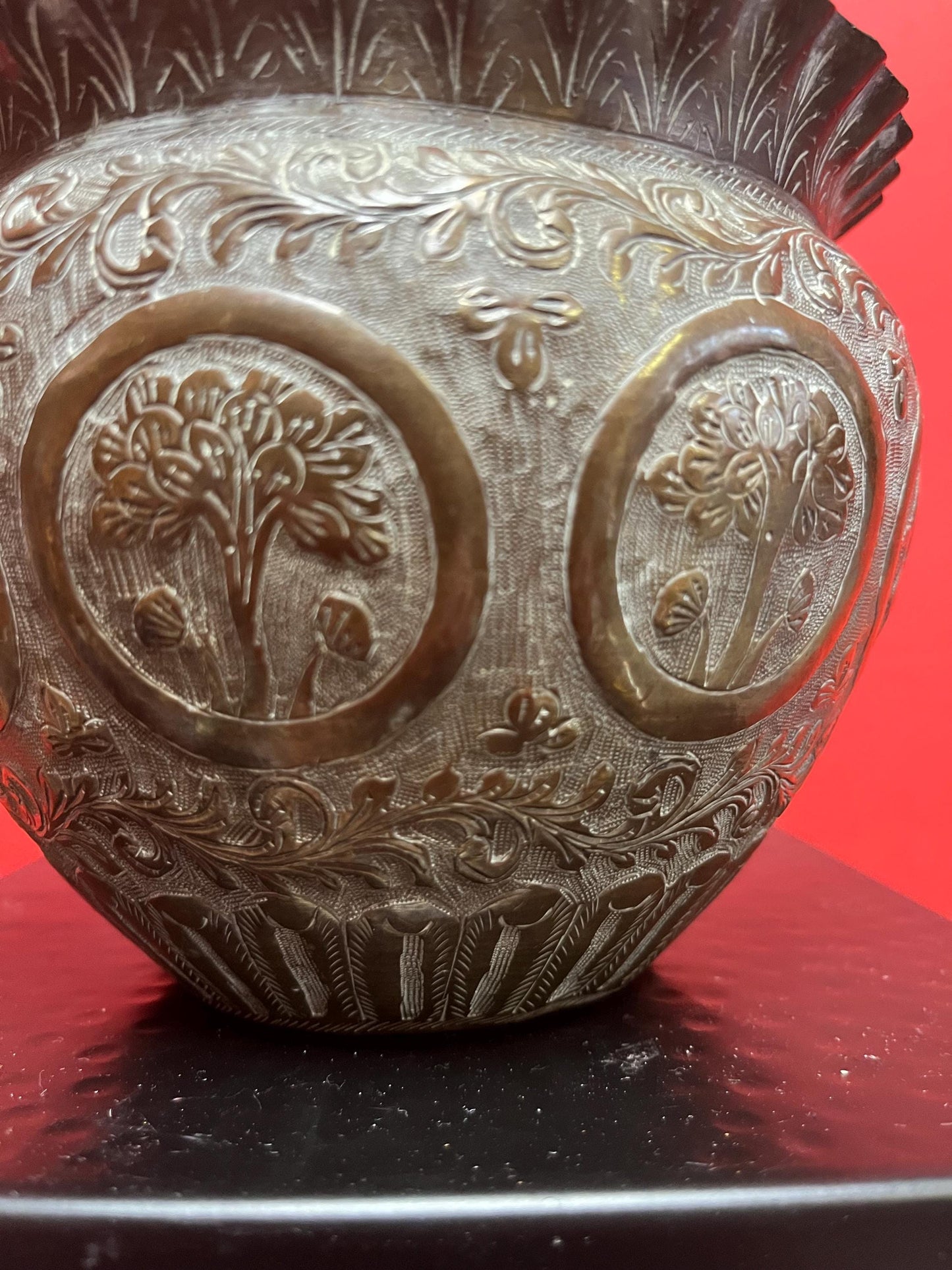 Beautiful 6 x 5 high antique Indian brass planter pot  wonderful detail and quality with an amazing patina  wow  the imagery