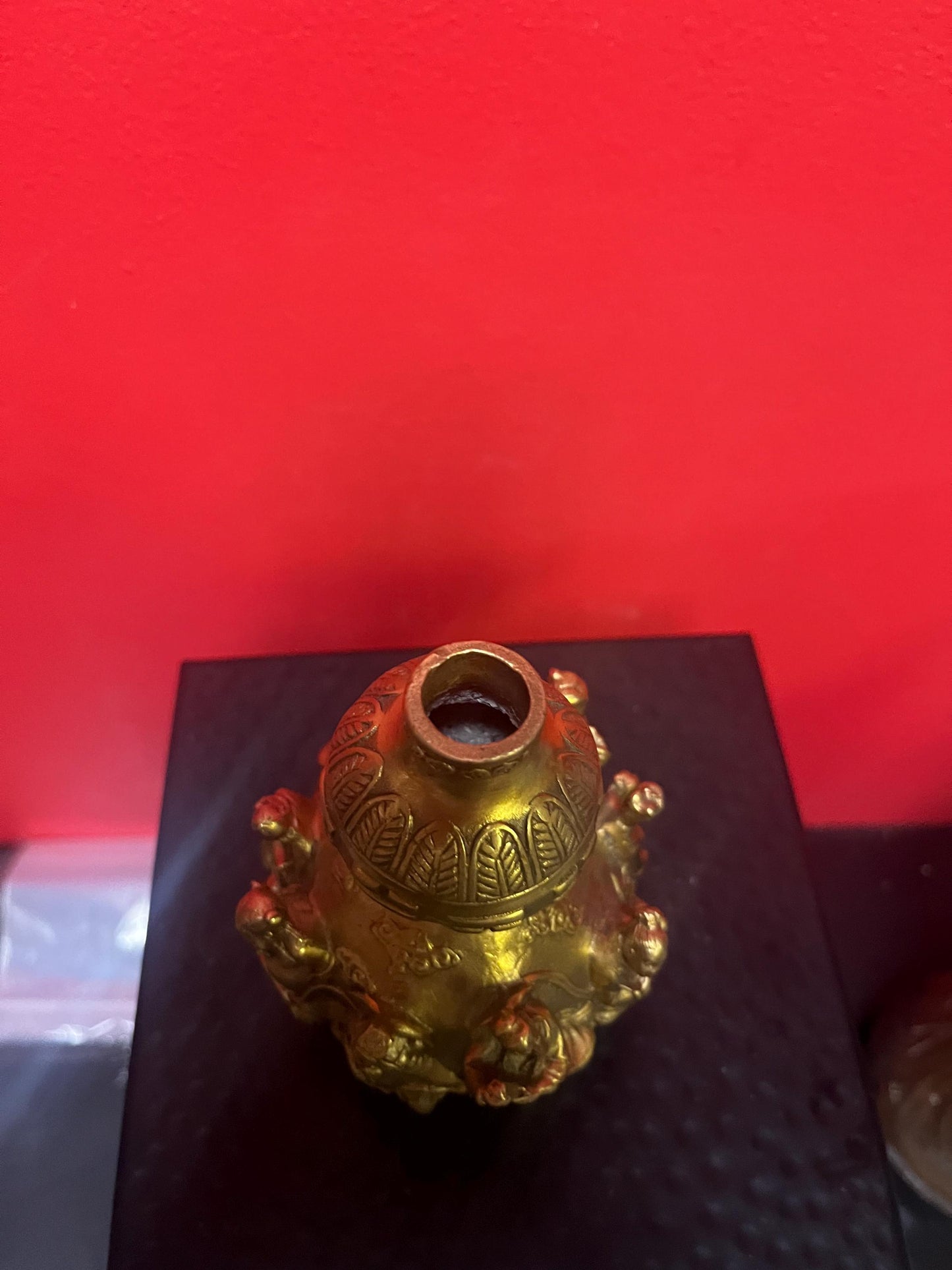 Magnificent 6 inch tall Chinese gilded bronze vase depicting Confucius - stunning piece