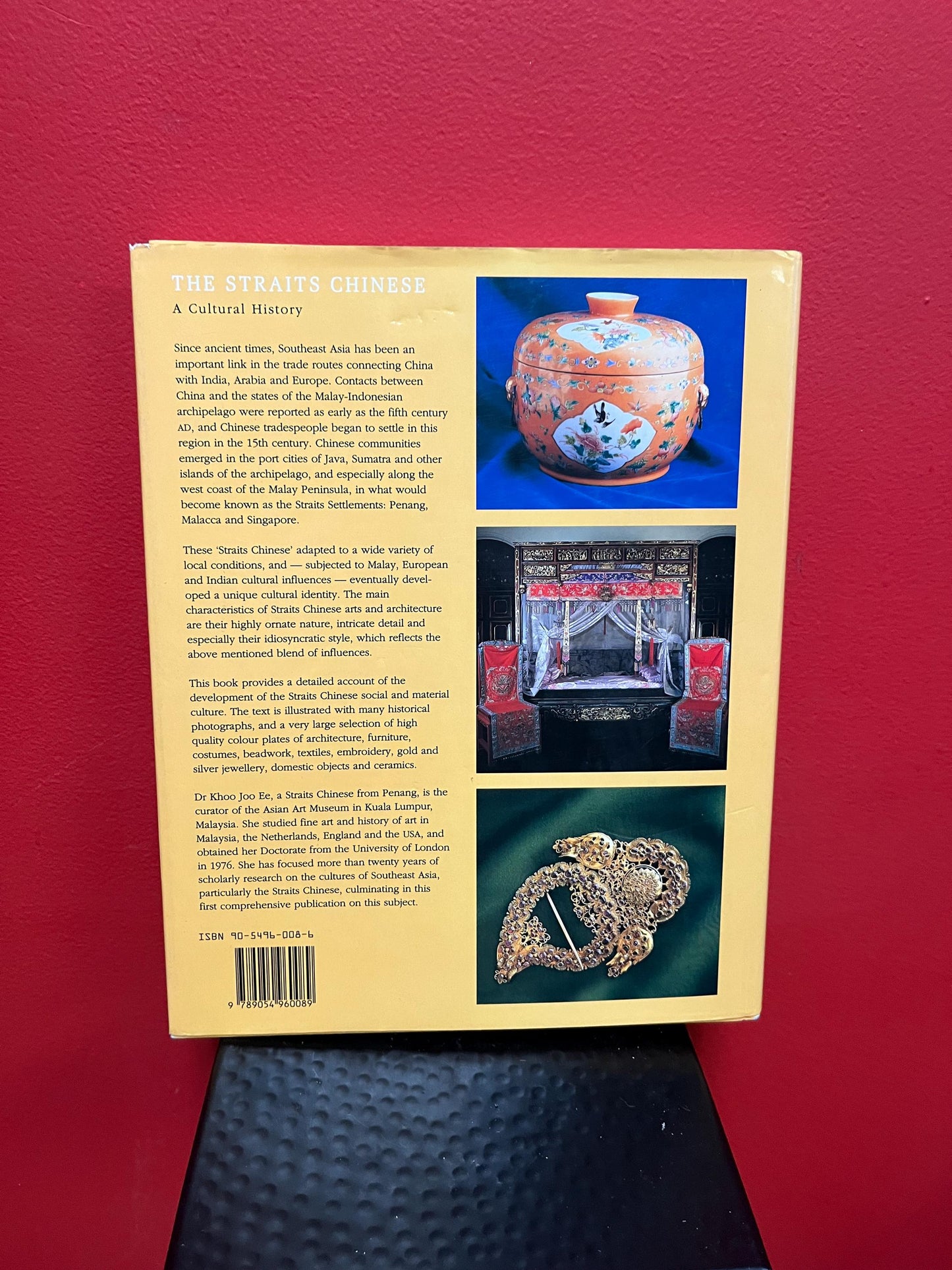 wonderful copy of the straits Chinese cultural history book 288 pages  very nice condition and a good gift