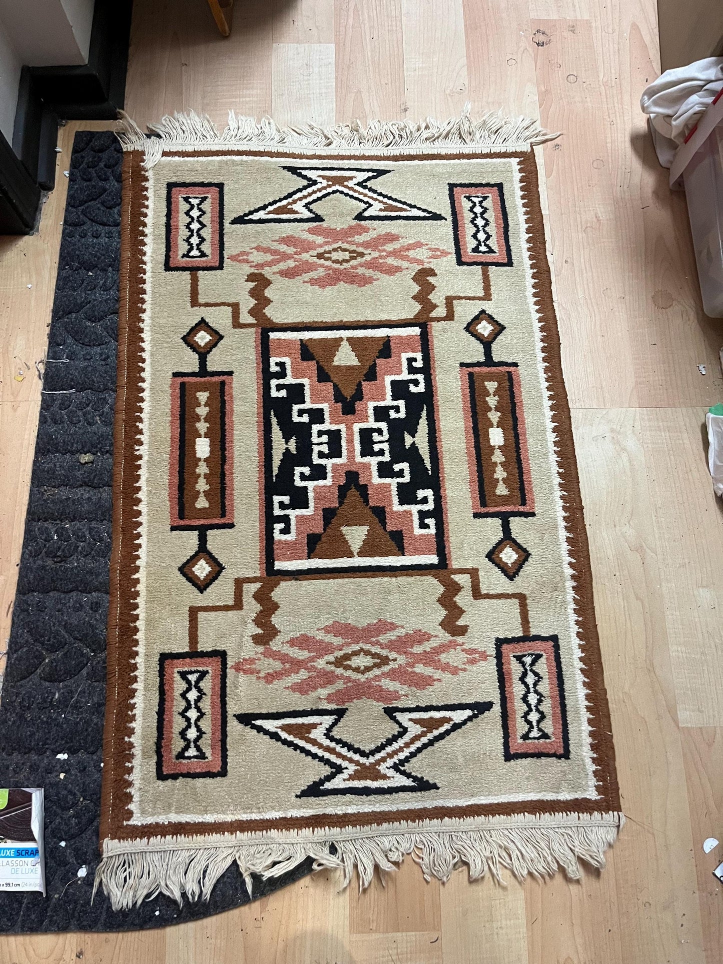 Lovely 37 x 21 vintage Navajo wool rug in almost perfect condition - great colours and imagery